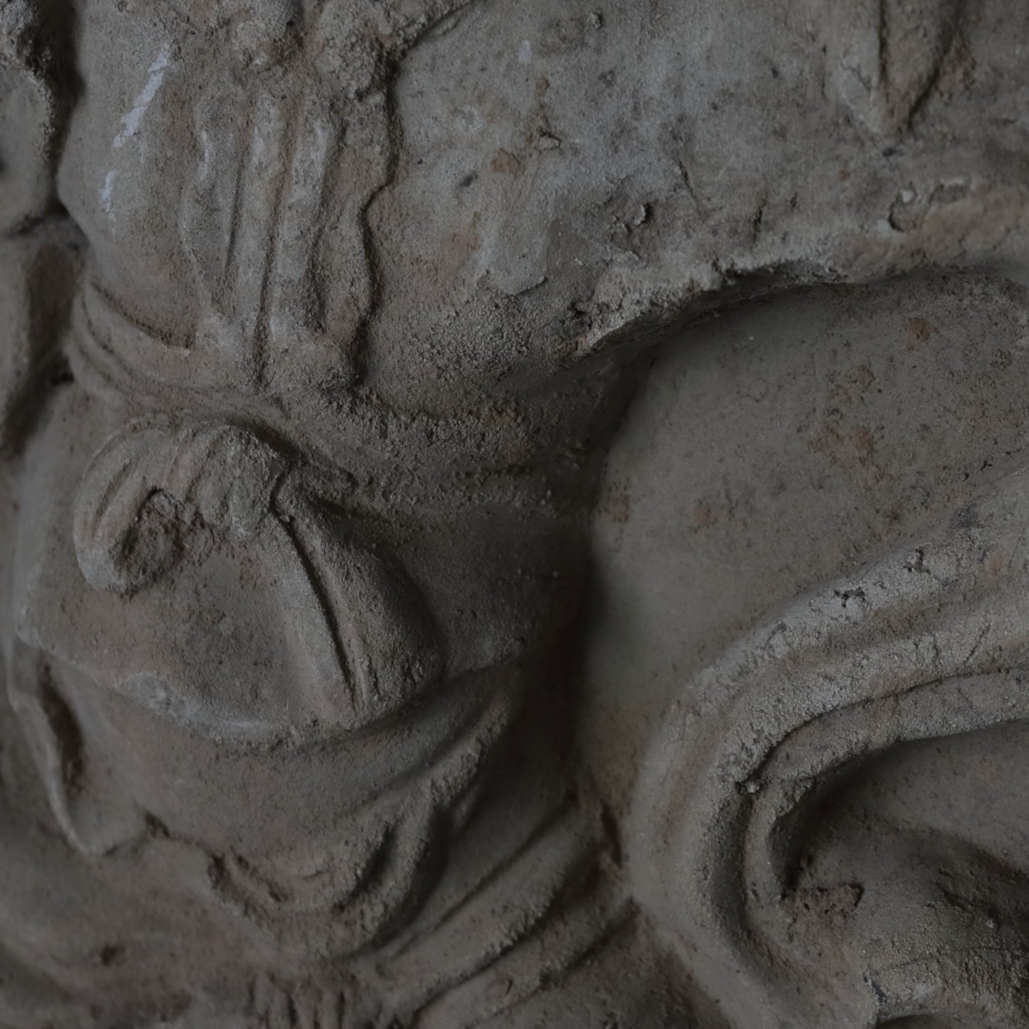 ESTELA DE MÚSICO, Loza de barro gris, par, Dinastía Tang(618–907 d. C.)