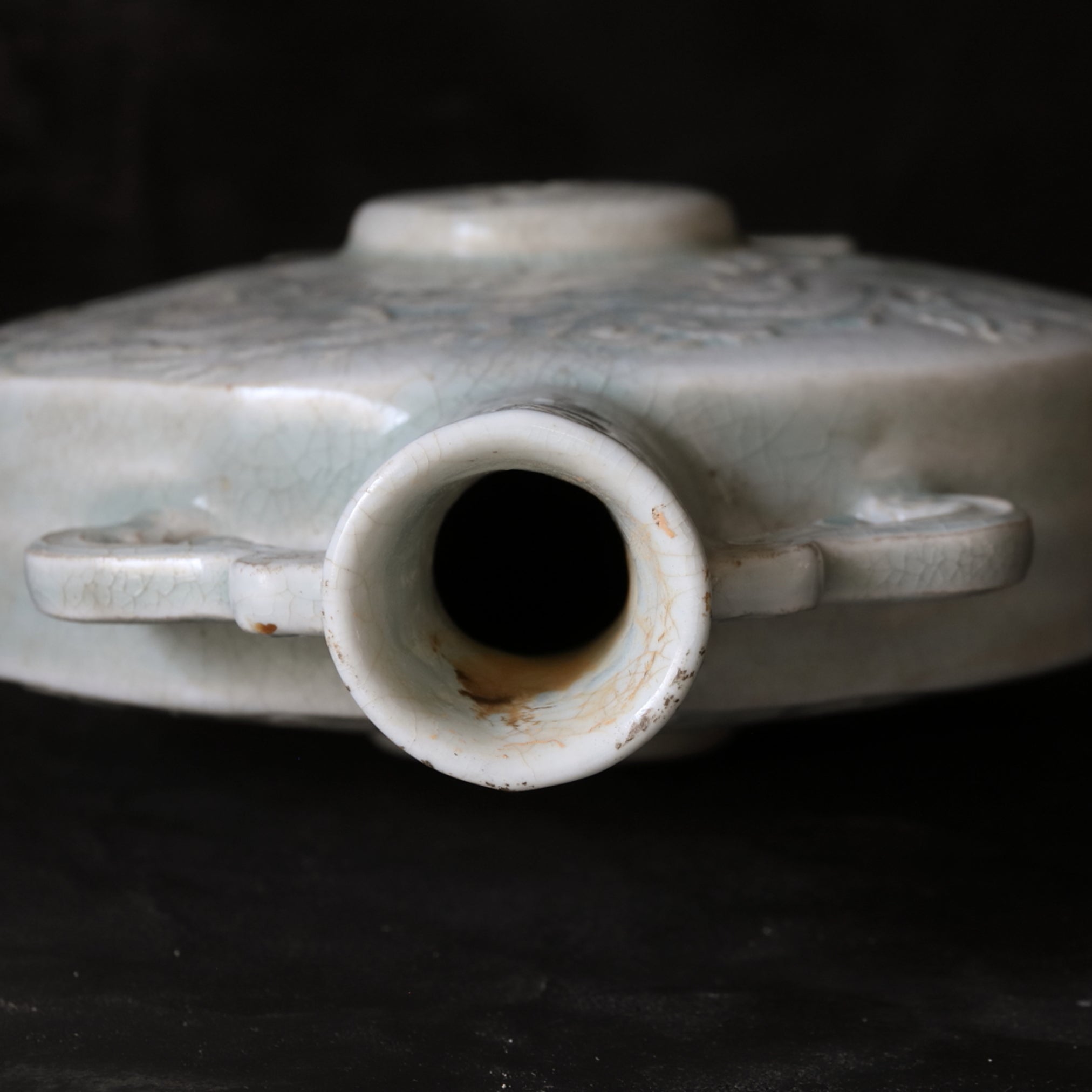GROSSER FLACHKRUG, Qingbai mit henkeln, Ming–Qing-Dynastie(1368–1911 n. Chr.)