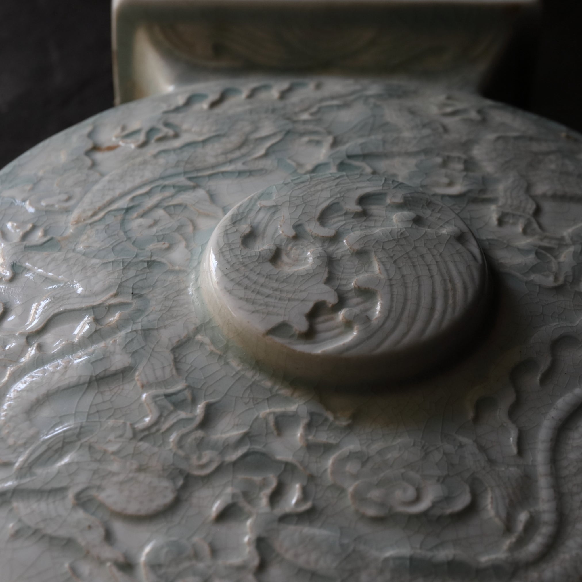 GROSSER FLACHKRUG, Qingbai mit henkeln, Ming–Qing-Dynastie(1368–1911 n. Chr.)
