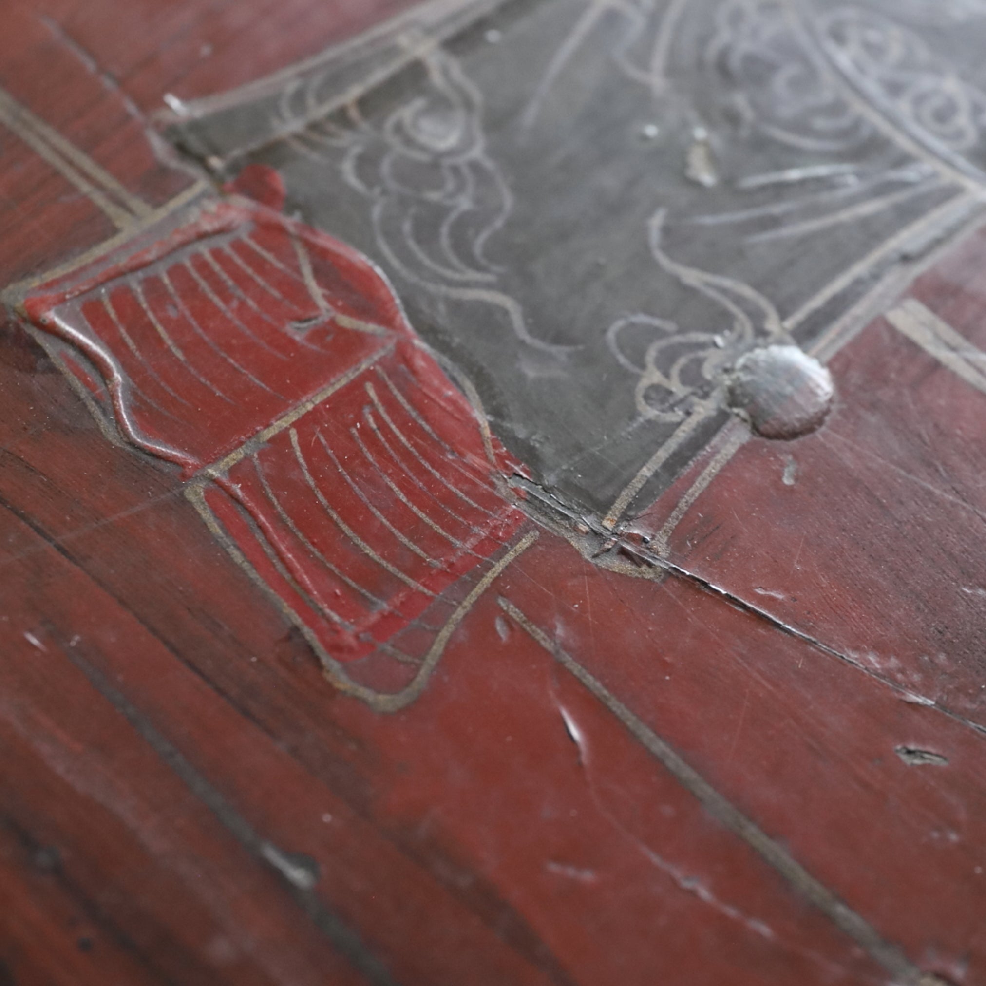 LOW TABLE, Old-lacquered with pavilion, landscape, and figure design, a, Qing Dynasty(1616–1911CE)