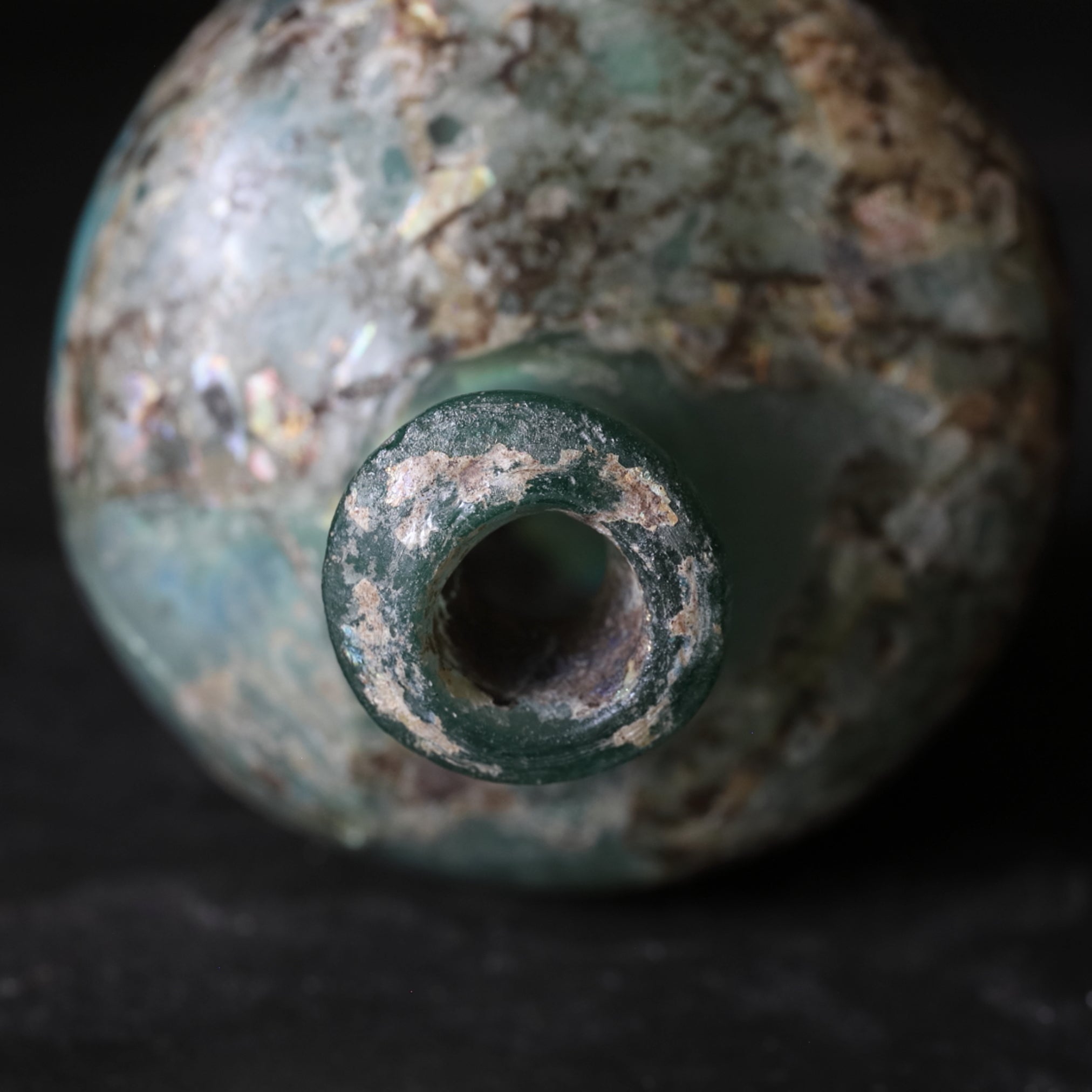 BOTELLA IRIDISCENTE DOBLE, Vidrio romano, Prehistoria(Antes del siglo III)
