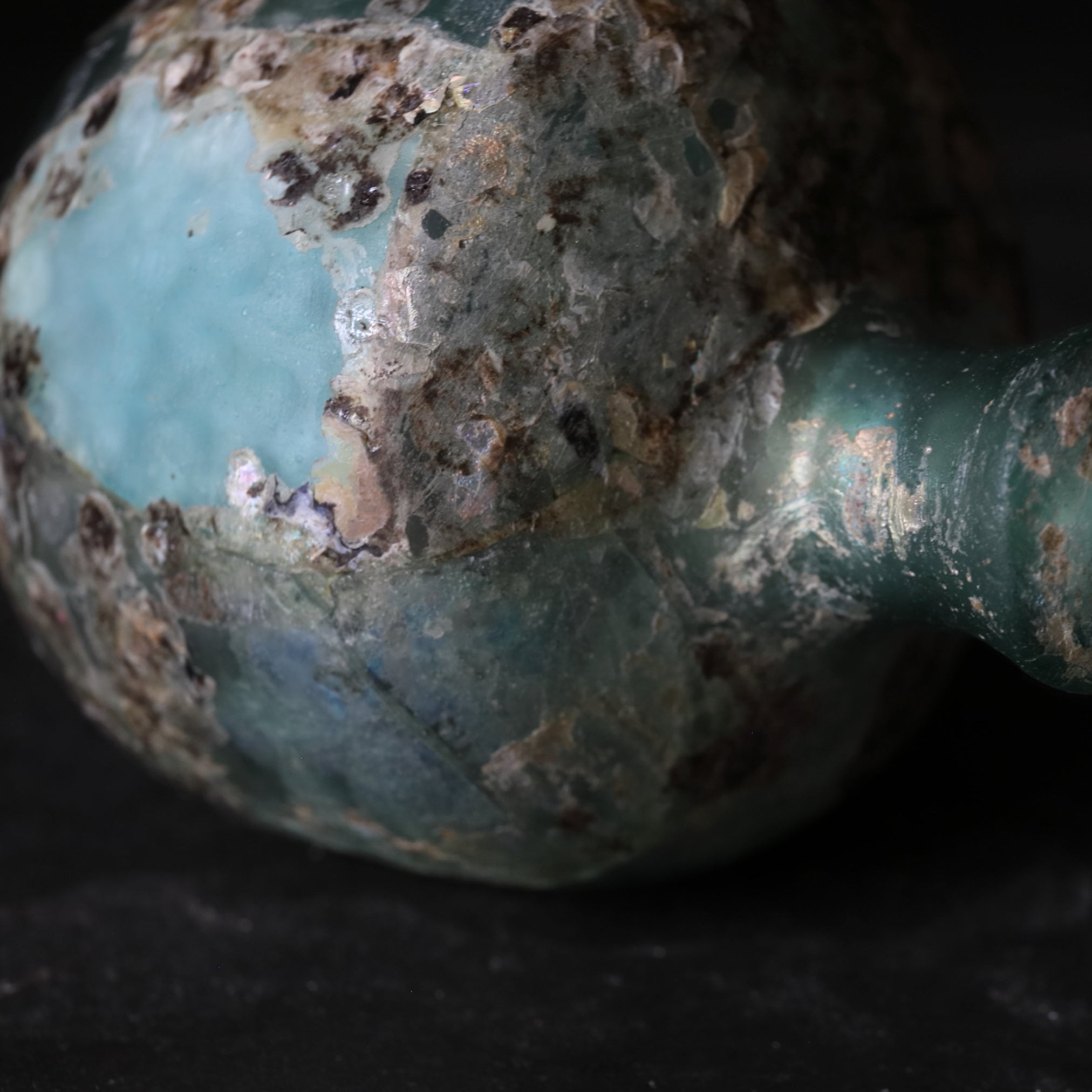 BOTELLA IRIDISCENTE DOBLE, Vidrio romano, Prehistoria(Antes del siglo III)