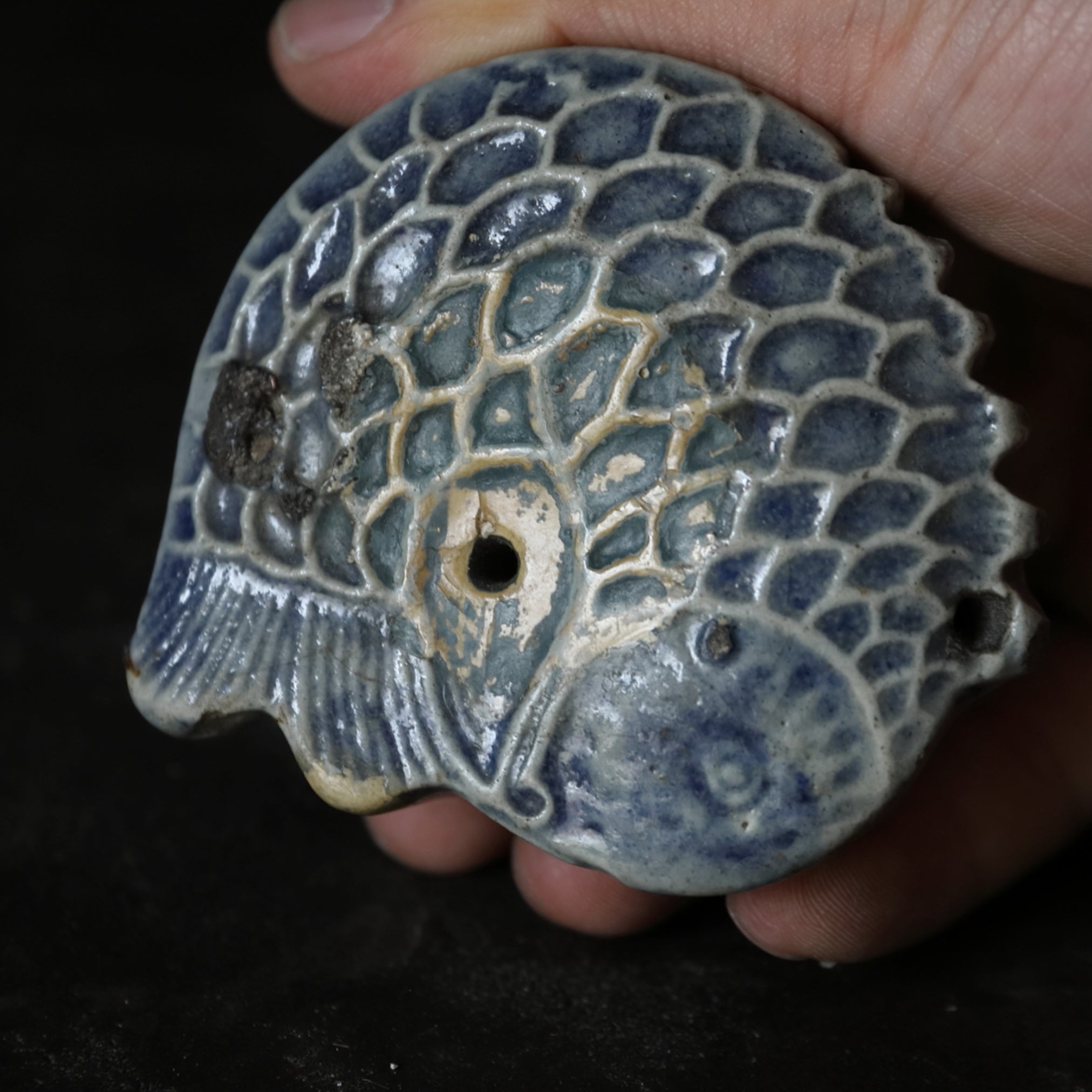 KOI-FÖRMIG WASSERTROPFER, Lapislazuli-glasiert, Joseon-Dynastie(1392–1897 n. Chr.)