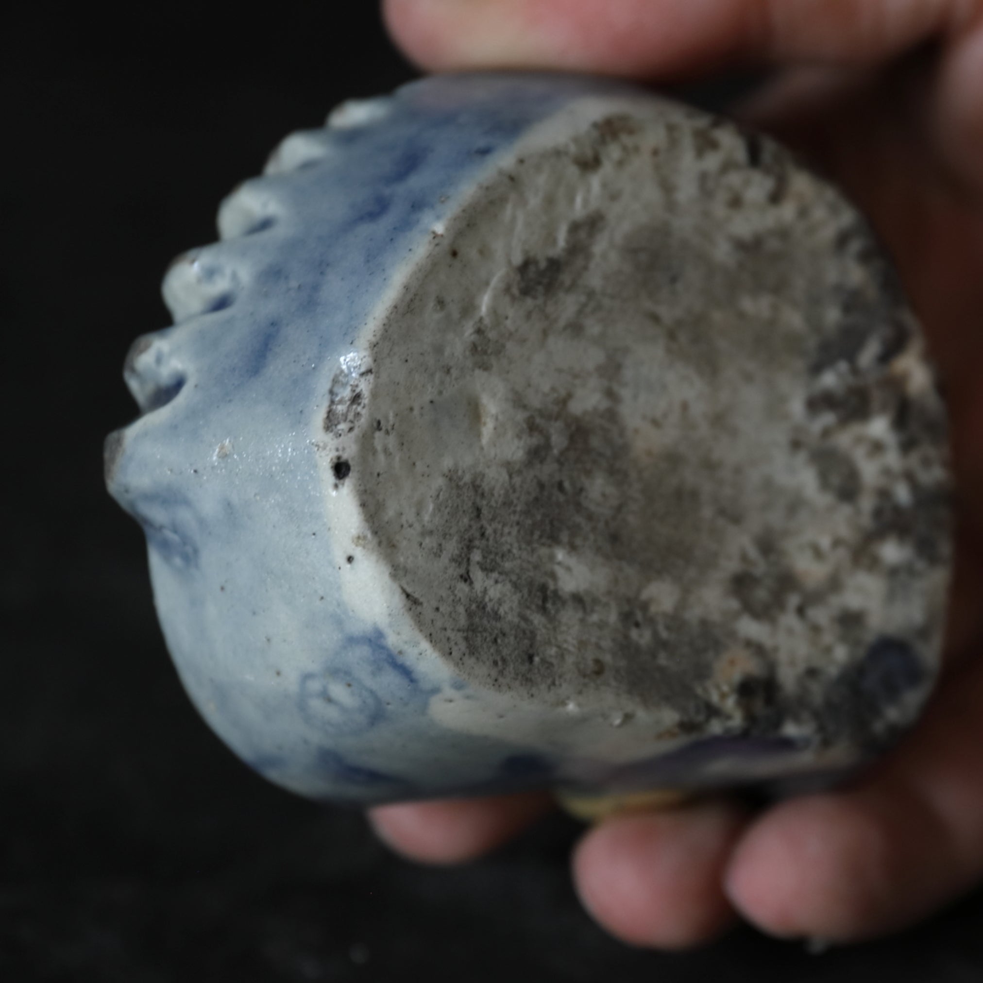KOI-FÖRMIG WASSERTROPFER, Lapislazuli-glasiert, Joseon-Dynastie(1392–1897 n. Chr.)