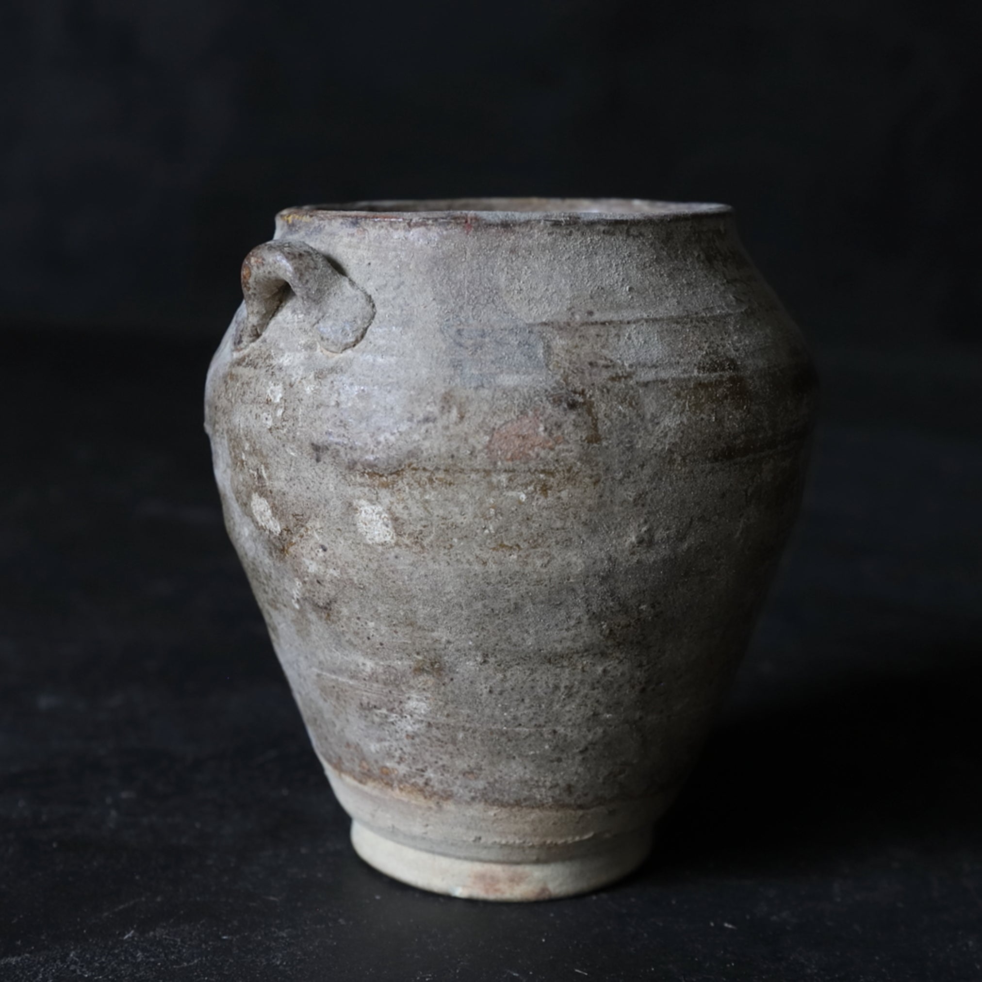 TINAJA DE DOS ASAS, Ko-Seto, vidriado de hierro, Período Edo(1603–1867 d. C.)