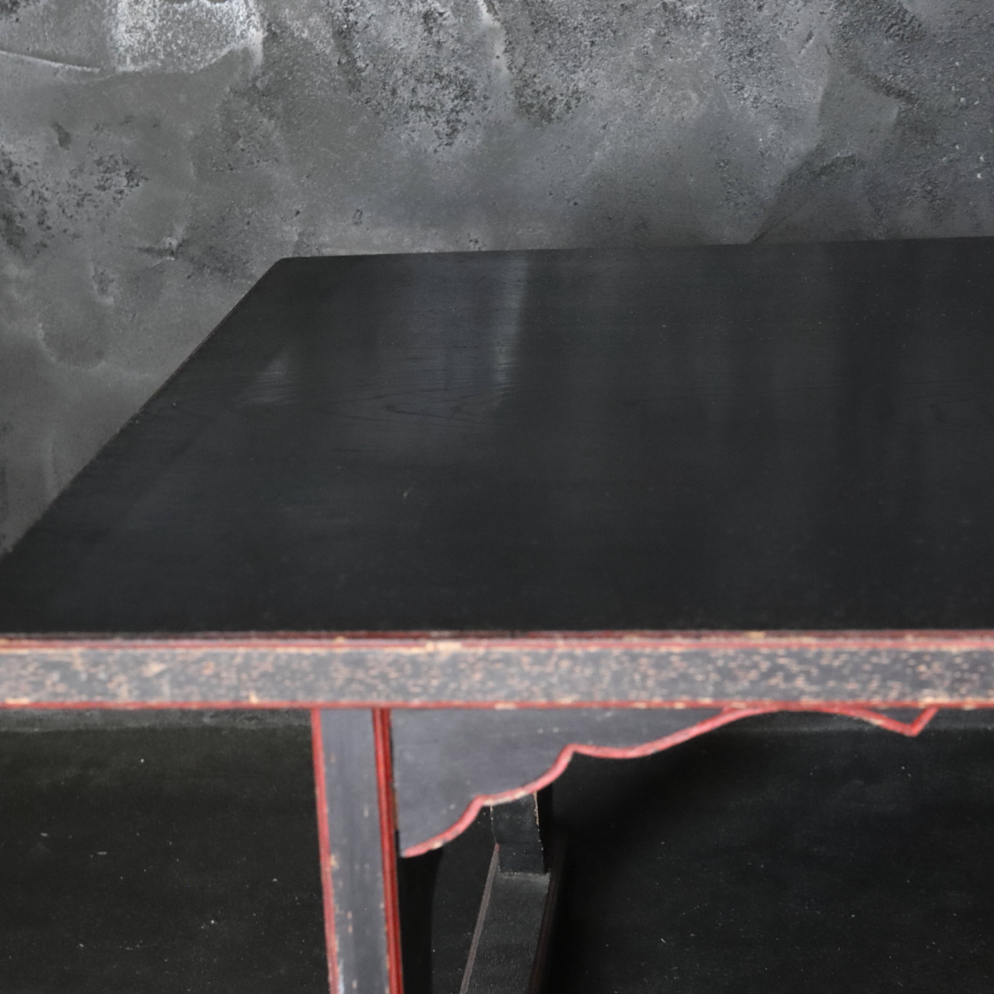 LOW WRITING DESK, Early Modern Period(16th–19th centuries)