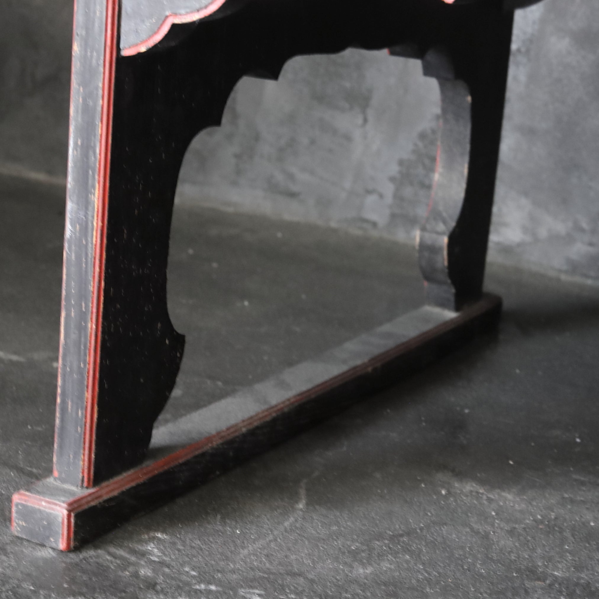 LOW WRITING DESK, Early Modern Period(16th–19th centuries)