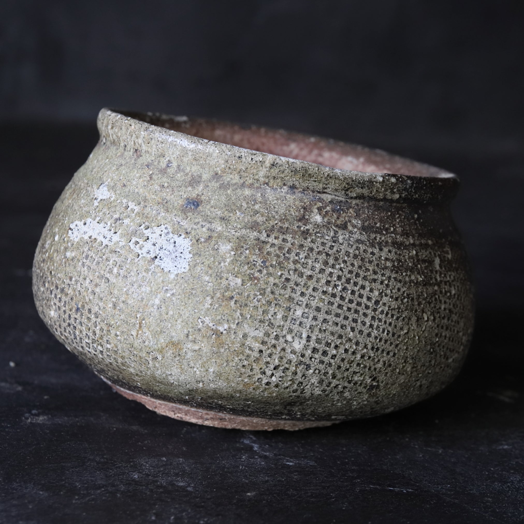 GEFÄSS, Graue Irdenware, mit eindruckdekor, Frühling–Streitende Reiche(770–221 v. Chr.)