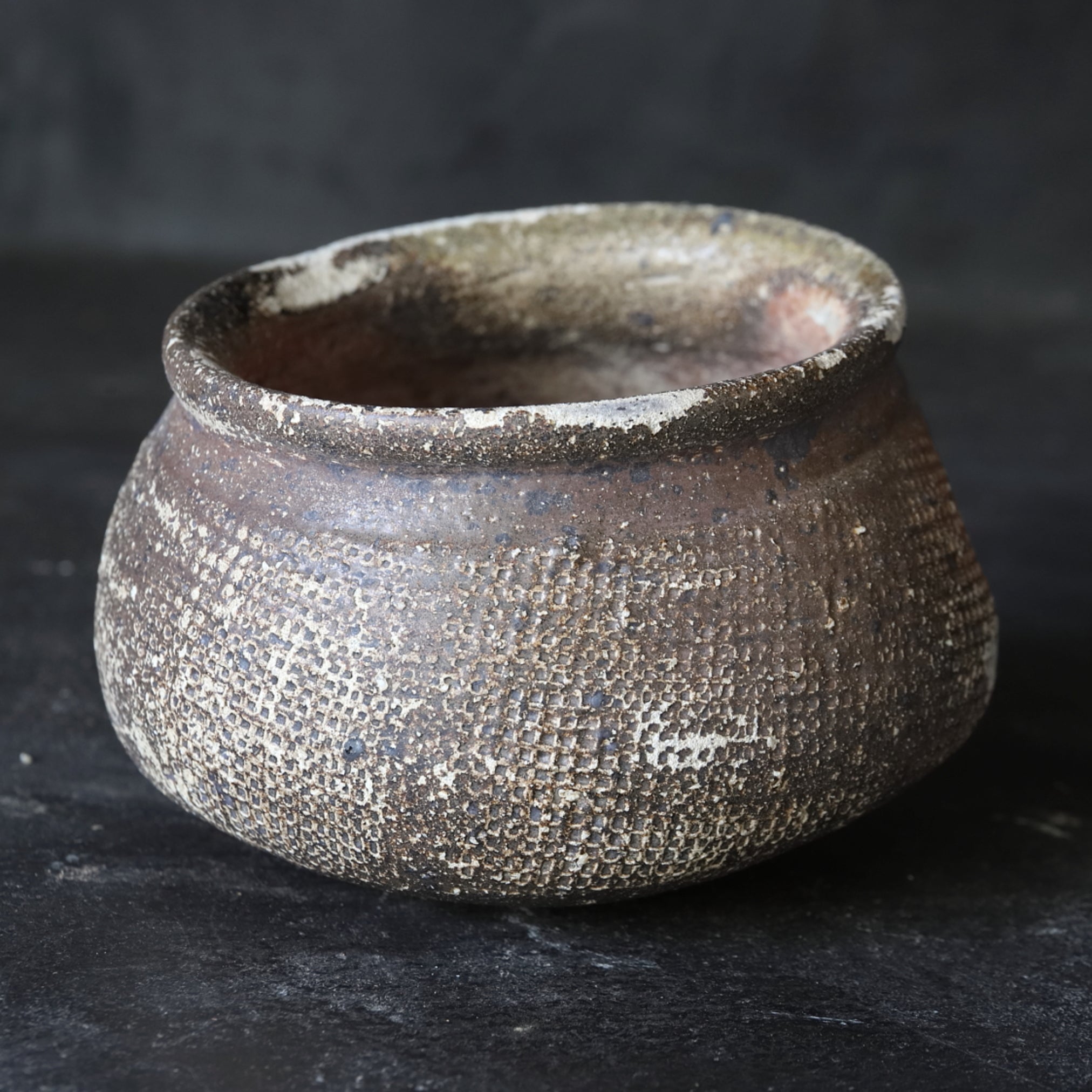 GEFÄSS, Graue Irdenware, mit eindruckdekor, Frühling–Streitende Reiche(770–221 v. Chr.)