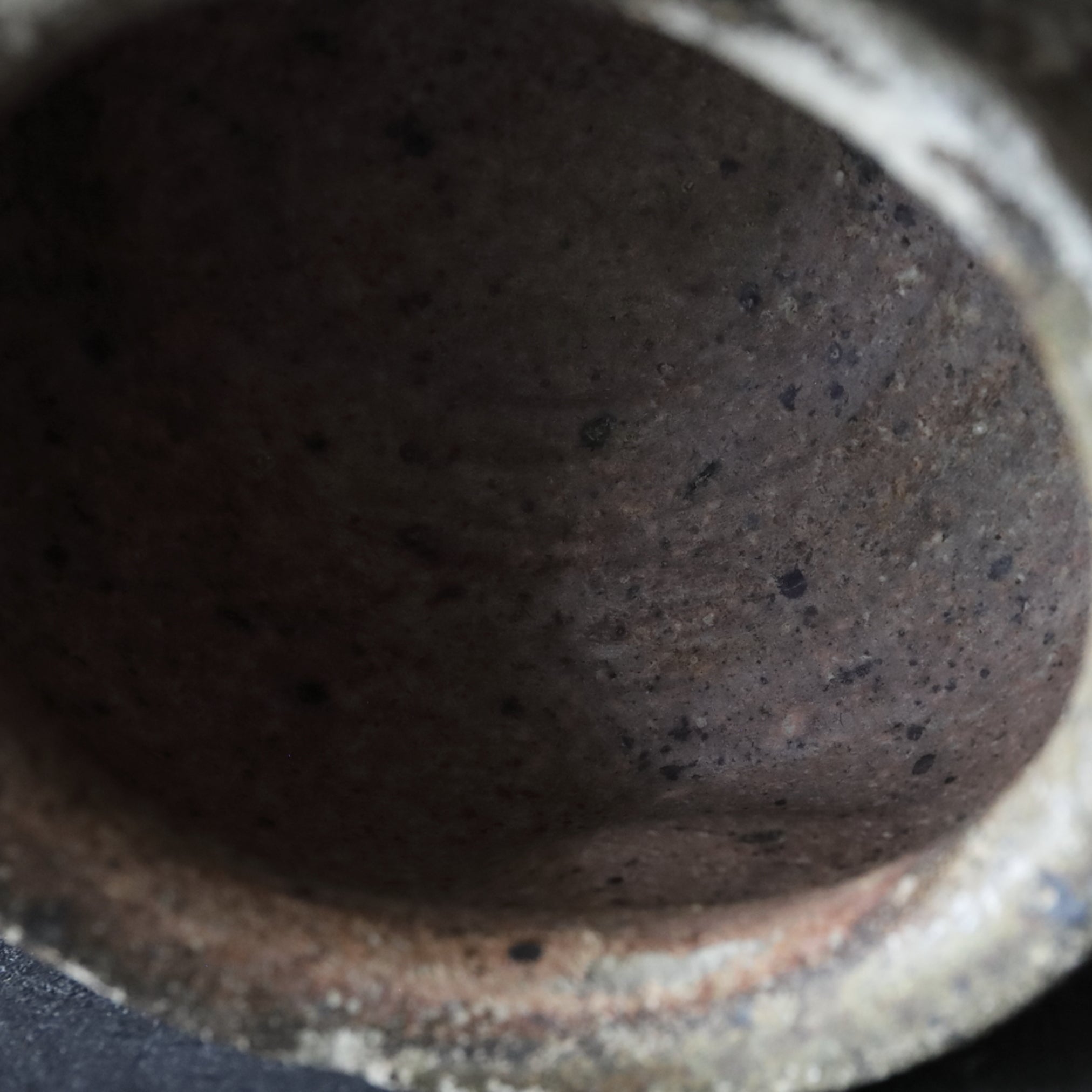 GEFÄSS, Graue Irdenware, mit eindruckdekor, Frühling–Streitende Reiche(770–221 v. Chr.)