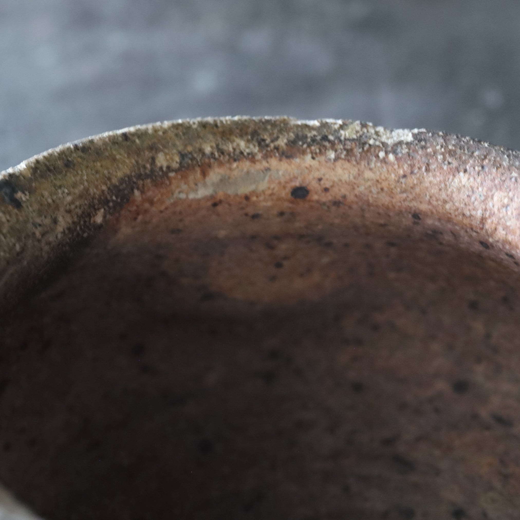 GEFÄSS, Graue Irdenware, mit eindruckdekor, Frühling–Streitende Reiche(770–221 v. Chr.)