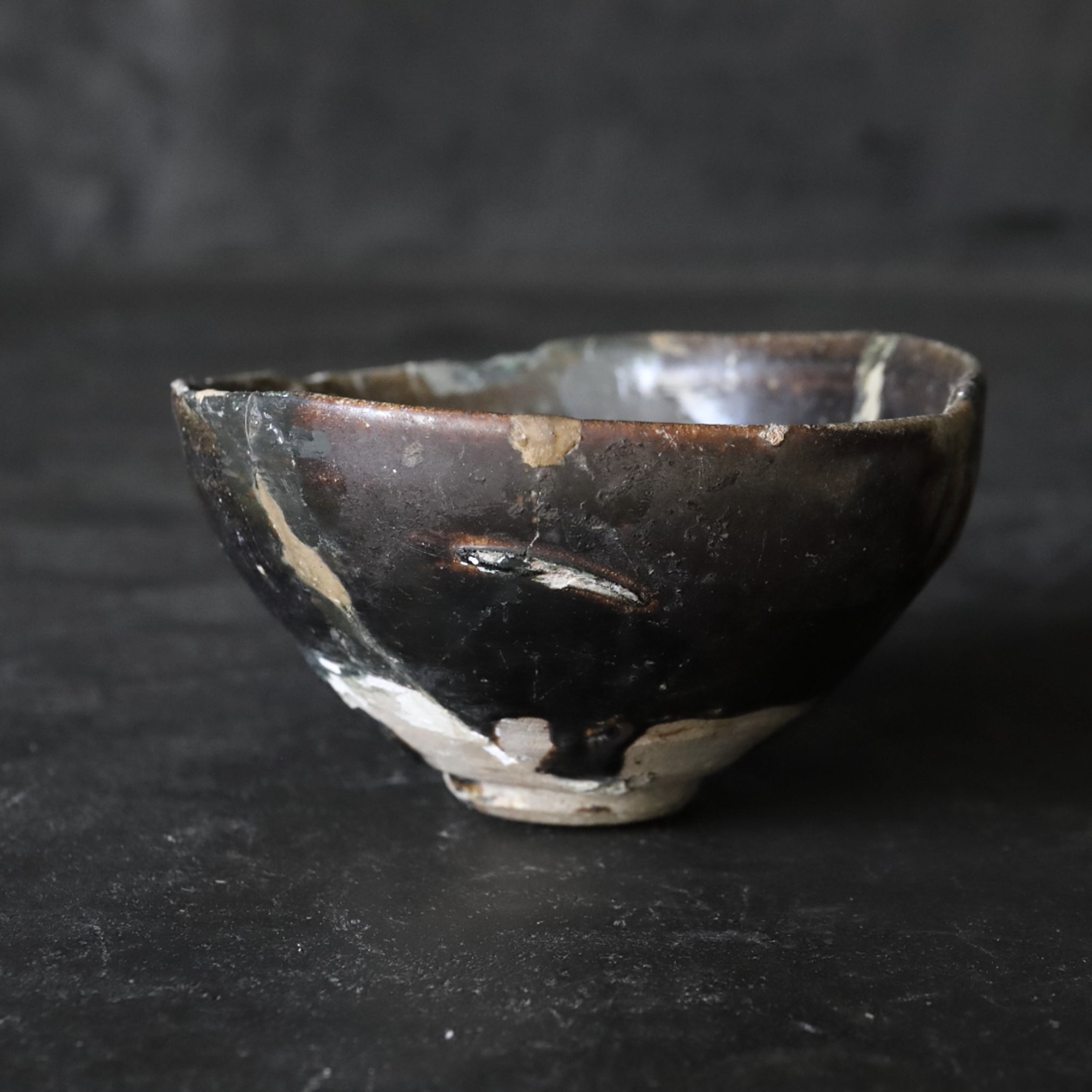 TEA BOWL, Ko-Mino, iron-glazed, Muromachi Period(1336–1573CE)