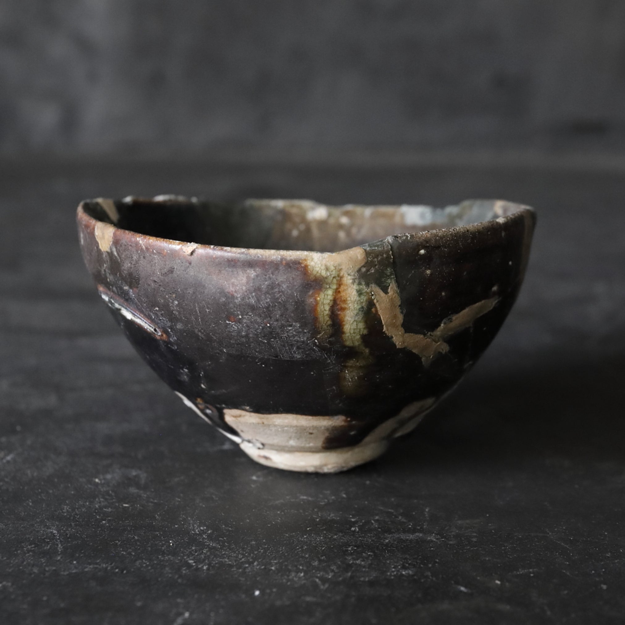 TEA BOWL, Ko-Mino, iron-glazed, Muromachi Period(1336–1573CE)