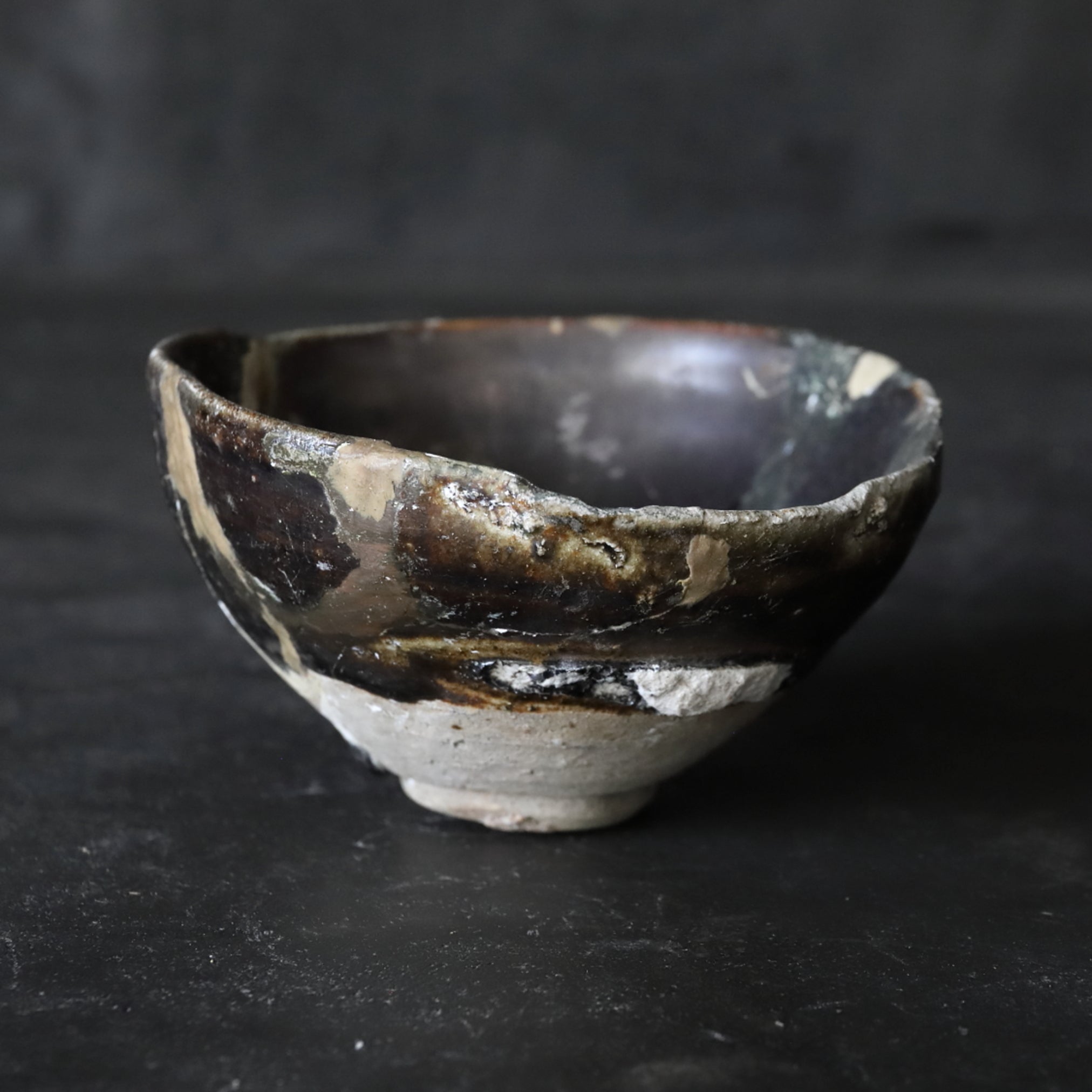 TEA BOWL, Ko-Mino, iron-glazed, Muromachi Period(1336–1573CE)
