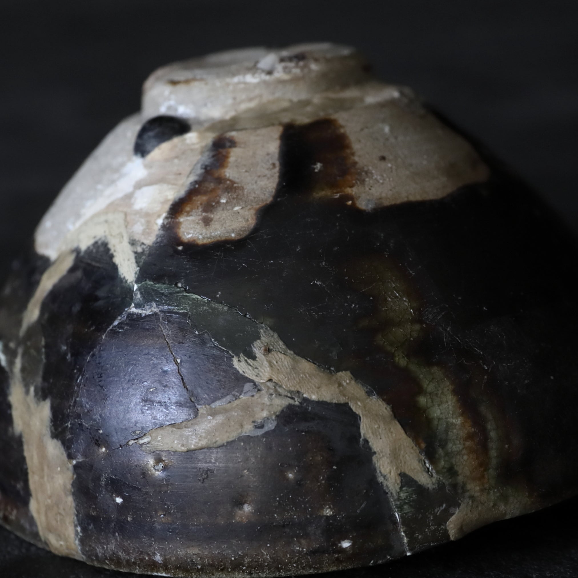 TEA BOWL, Ko-Mino, iron-glazed, Muromachi Period(1336–1573CE)