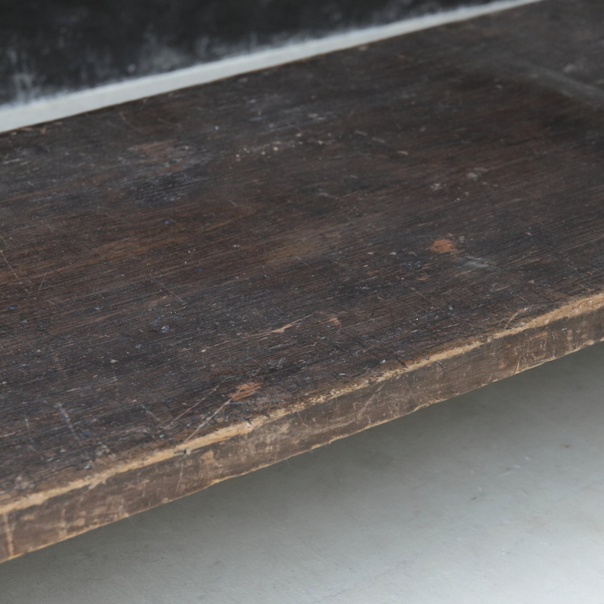 MESA DE CORTE, Edad Moderna Temprana(Siglos XVI–XIX)