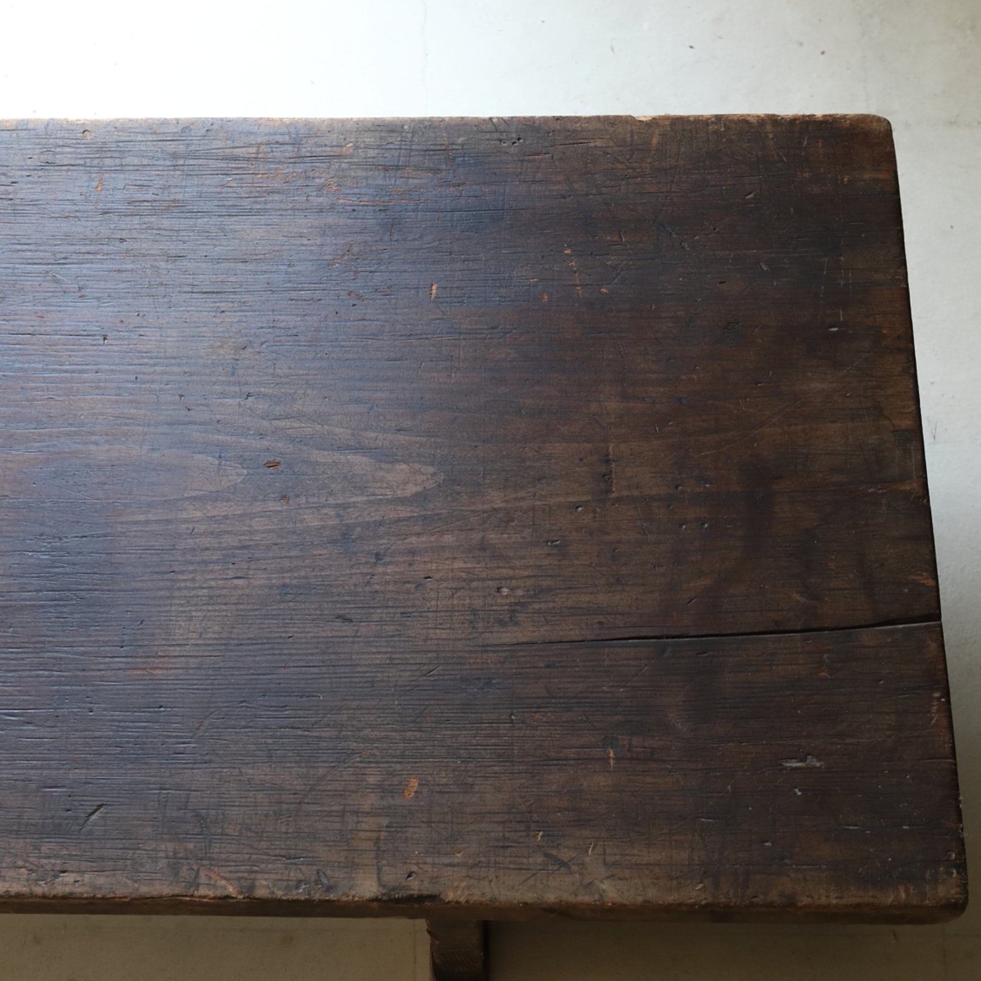 MESA DE CORTE, Edad Moderna Temprana(Siglos XVI–XIX)