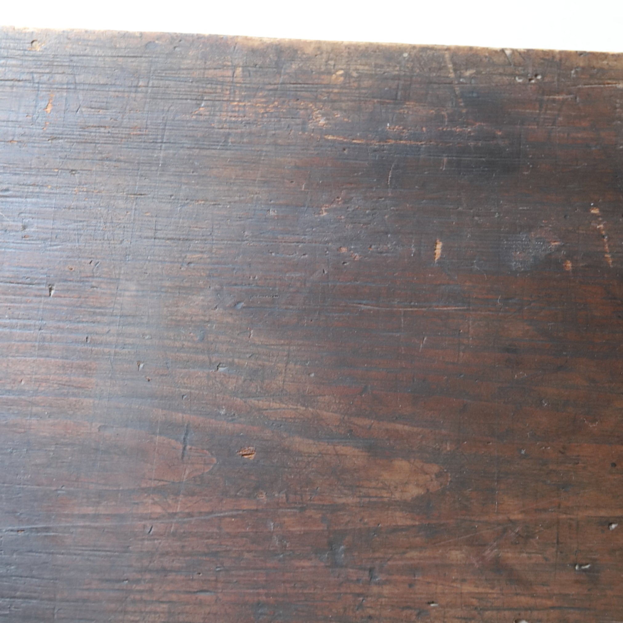MESA DE CORTE, Edad Moderna Temprana(Siglos XVI–XIX)