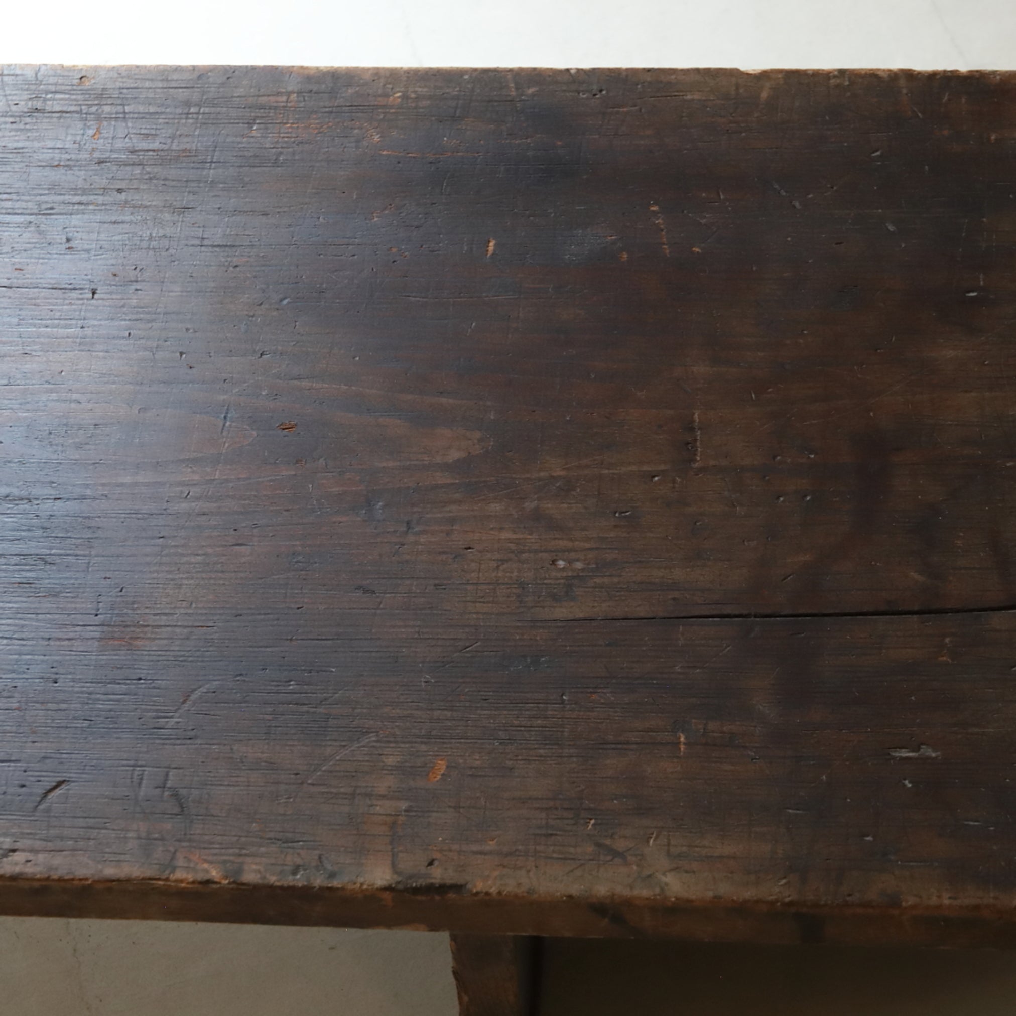 MESA DE CORTE, Edad Moderna Temprana(Siglos XVI–XIX)
