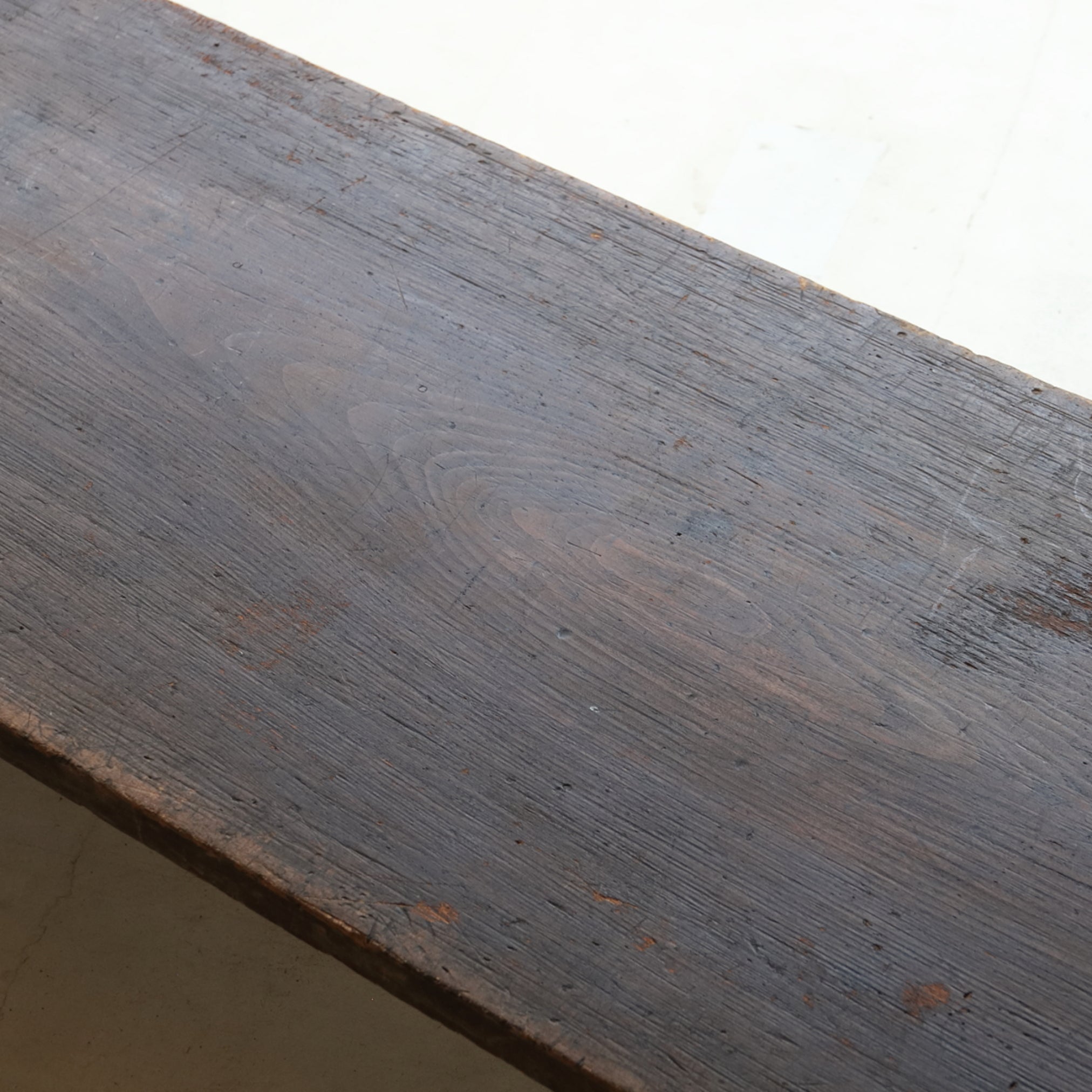 MESA DE CORTE, Edad Moderna Temprana(Siglos XVI–XIX)