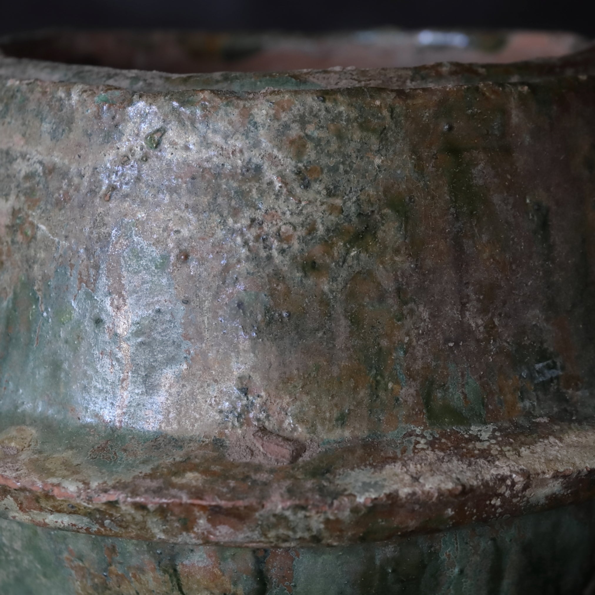 WEISSER TON TRIPOD-KESSEL, Irisierend grün glasiert, mit dreifuß, Han-Dynastie(206 v. Chr.–220 n. Chr.)