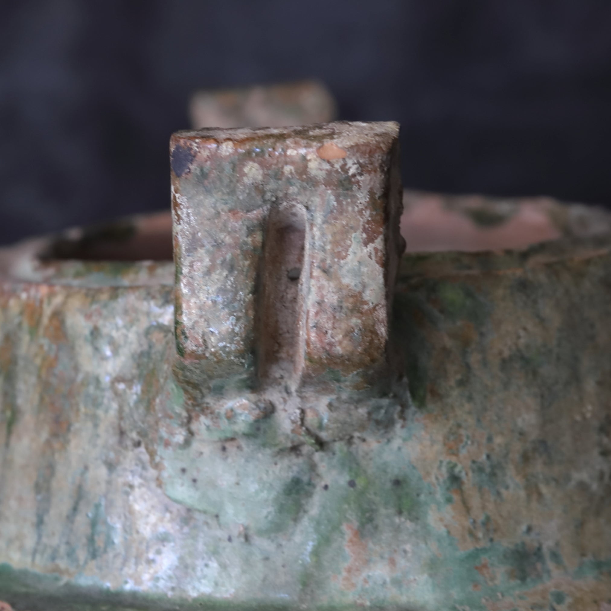 WEISSER TON TRIPOD-KESSEL, Irisierend grün glasiert, mit dreifuß, Han-Dynastie(206 v. Chr.–220 n. Chr.)