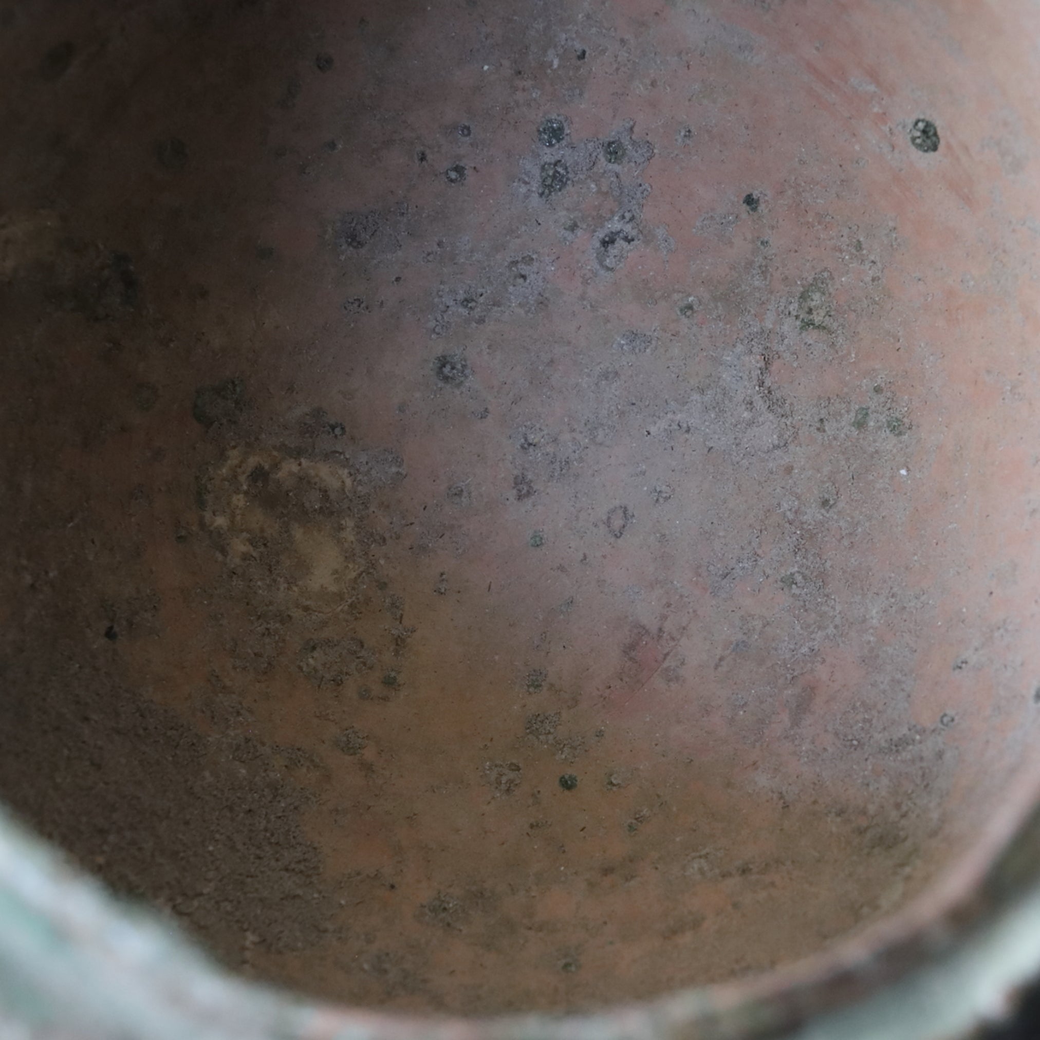 WEISSER TON TRIPOD-KESSEL, Irisierend grün glasiert, mit dreifuß, Han-Dynastie(206 v. Chr.–220 n. Chr.)