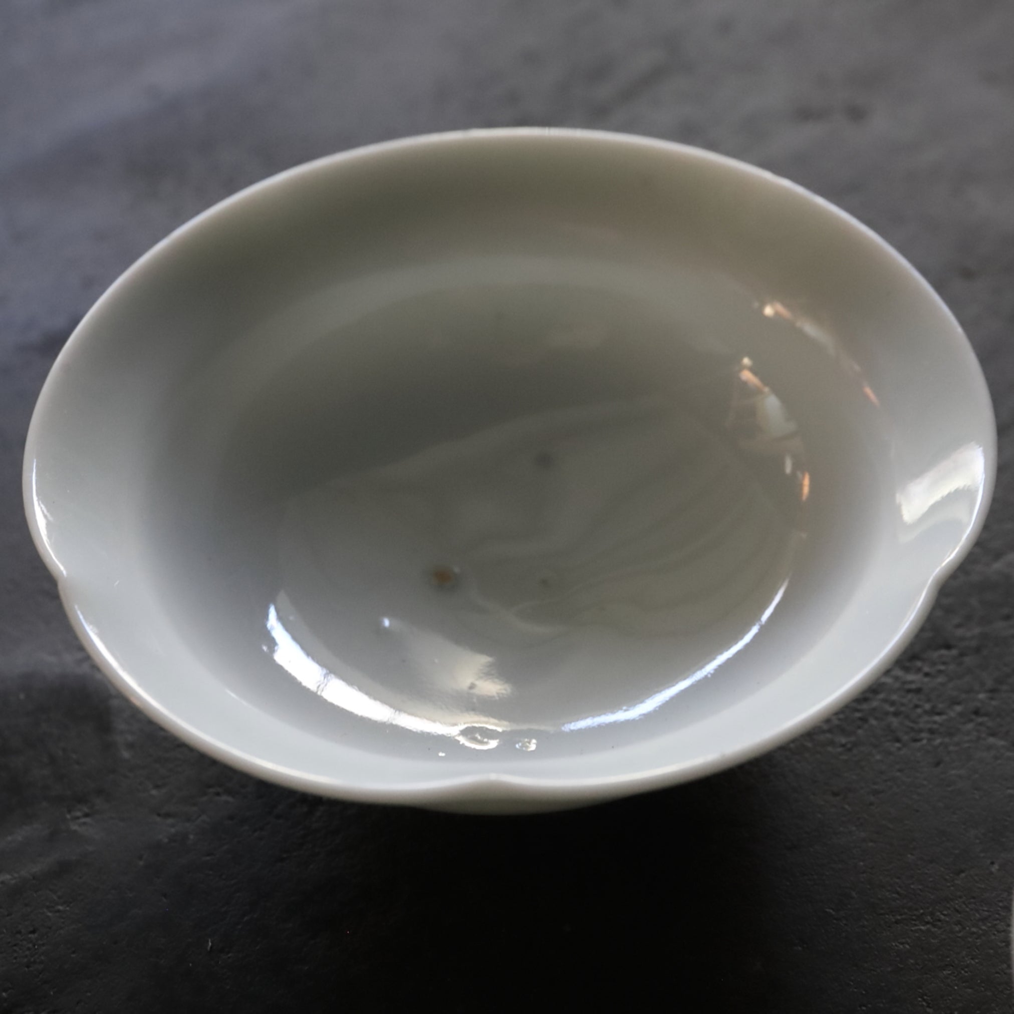 BOL / PLAT À DOUCEURS, Porcelaine blanche rebord fleuri, ensemble de 5