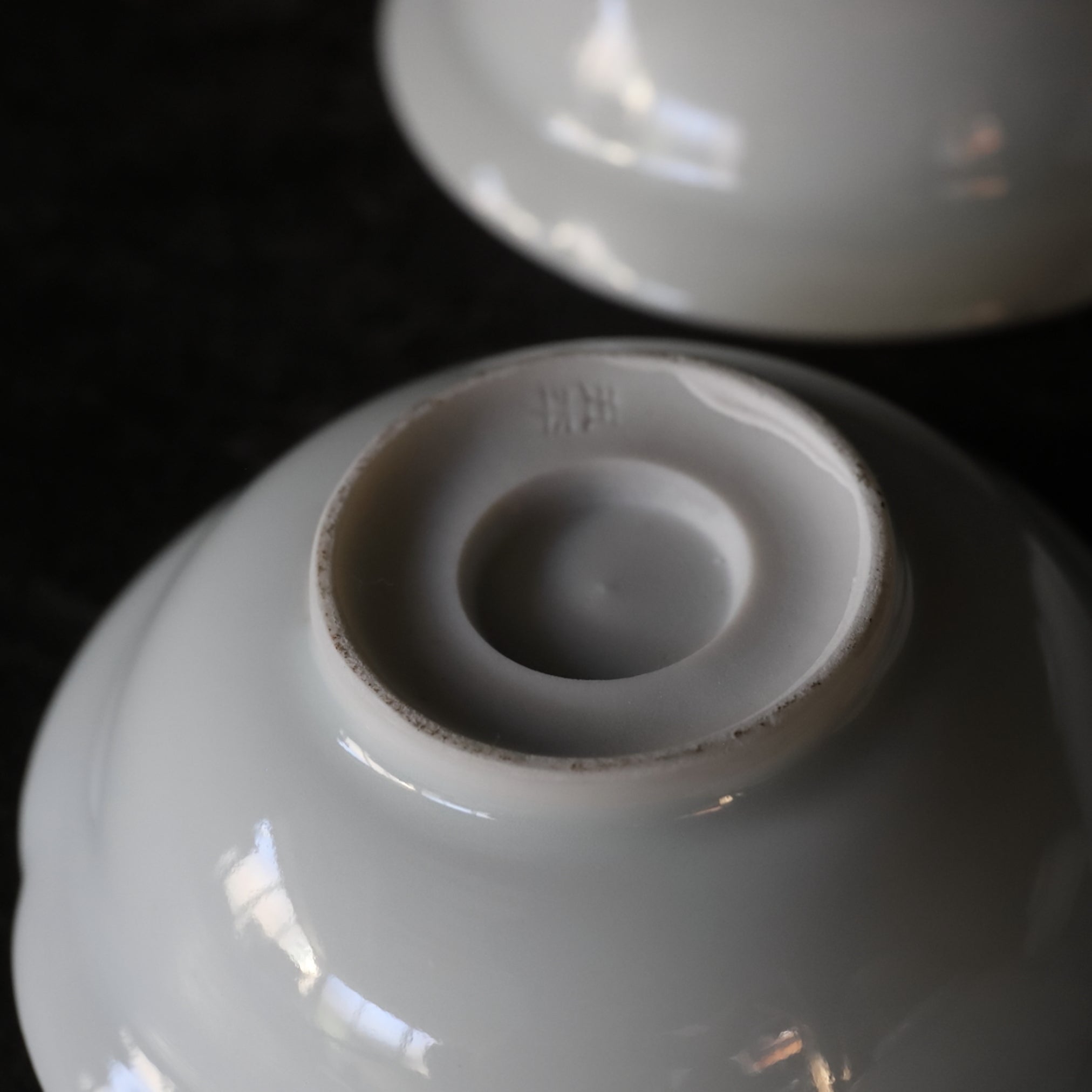 BOL / PLAT À DOUCEURS, Porcelaine blanche rebord fleuri, ensemble de 5