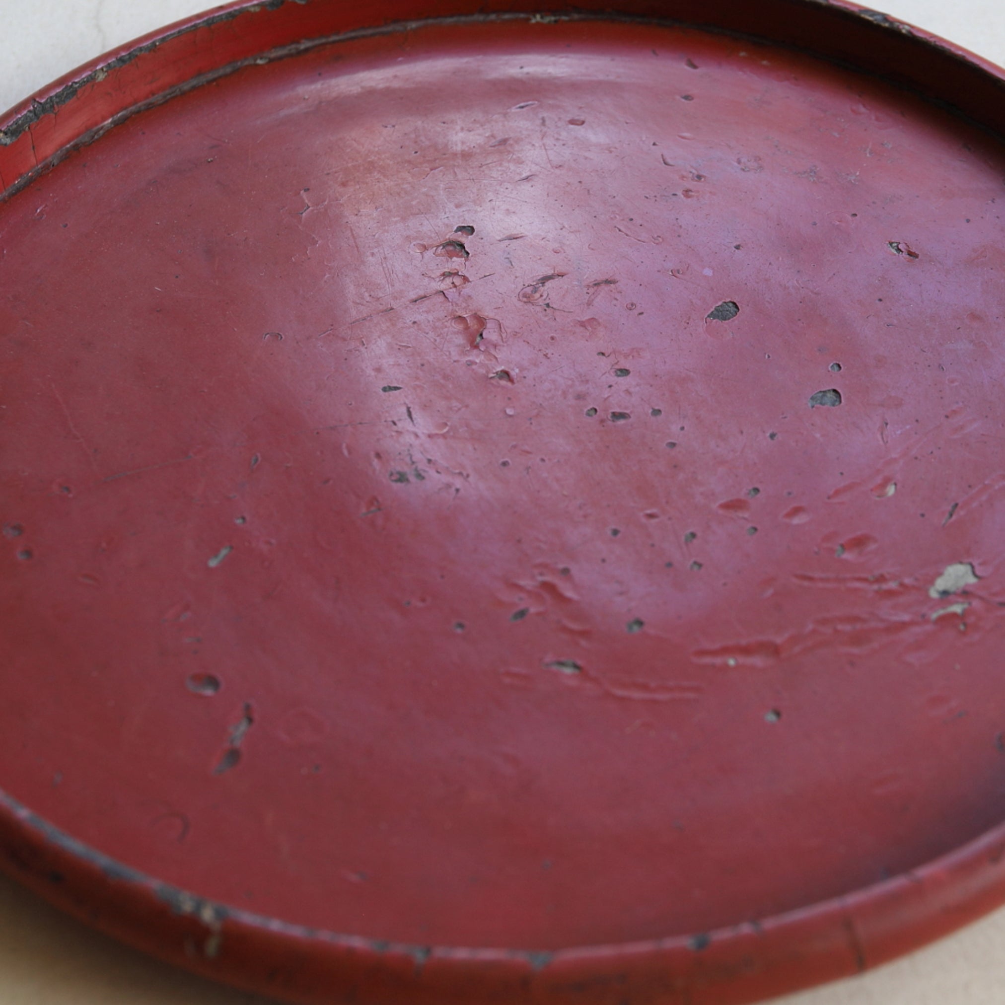 BANDEJA REDONDA DE MADERA, Período Edo(1603–1867 d. C.)