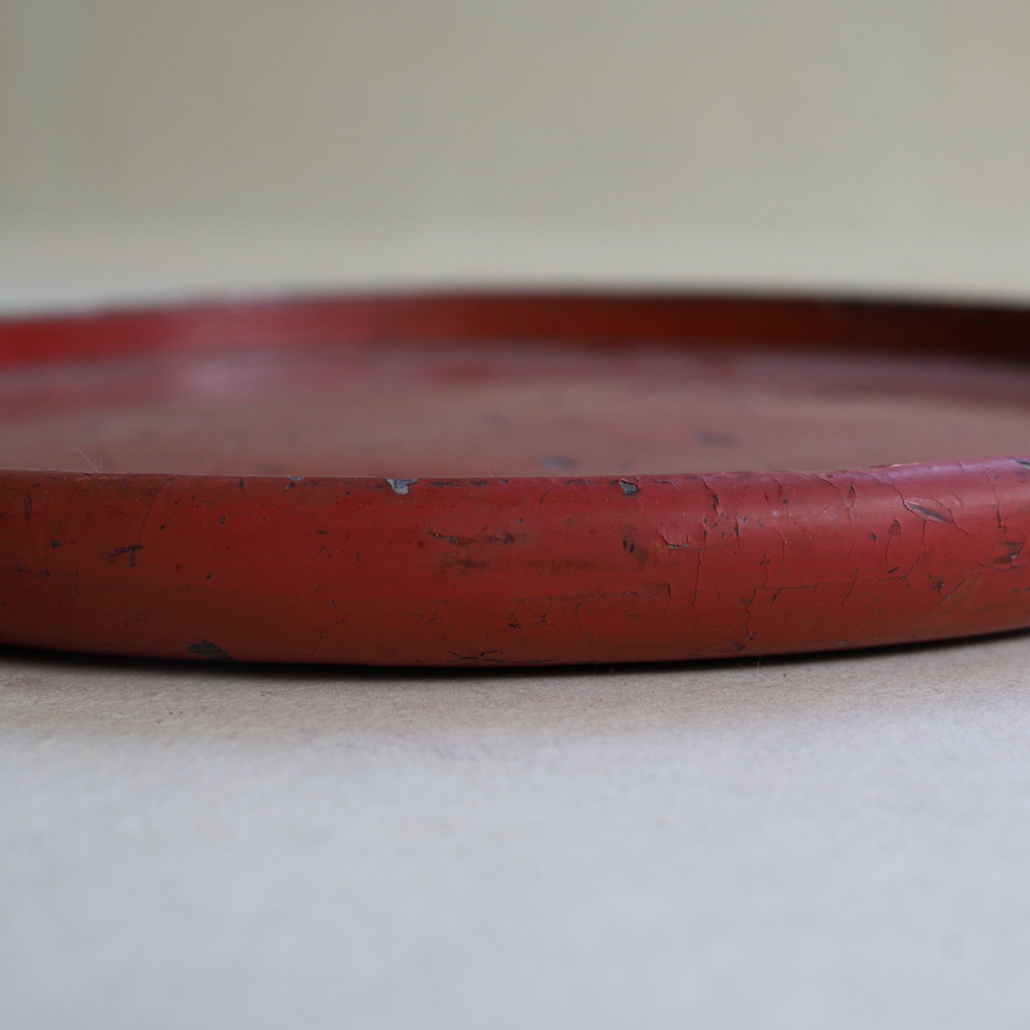 BANDEJA REDONDA DE MADERA, Período Edo(1603–1867 d. C.)