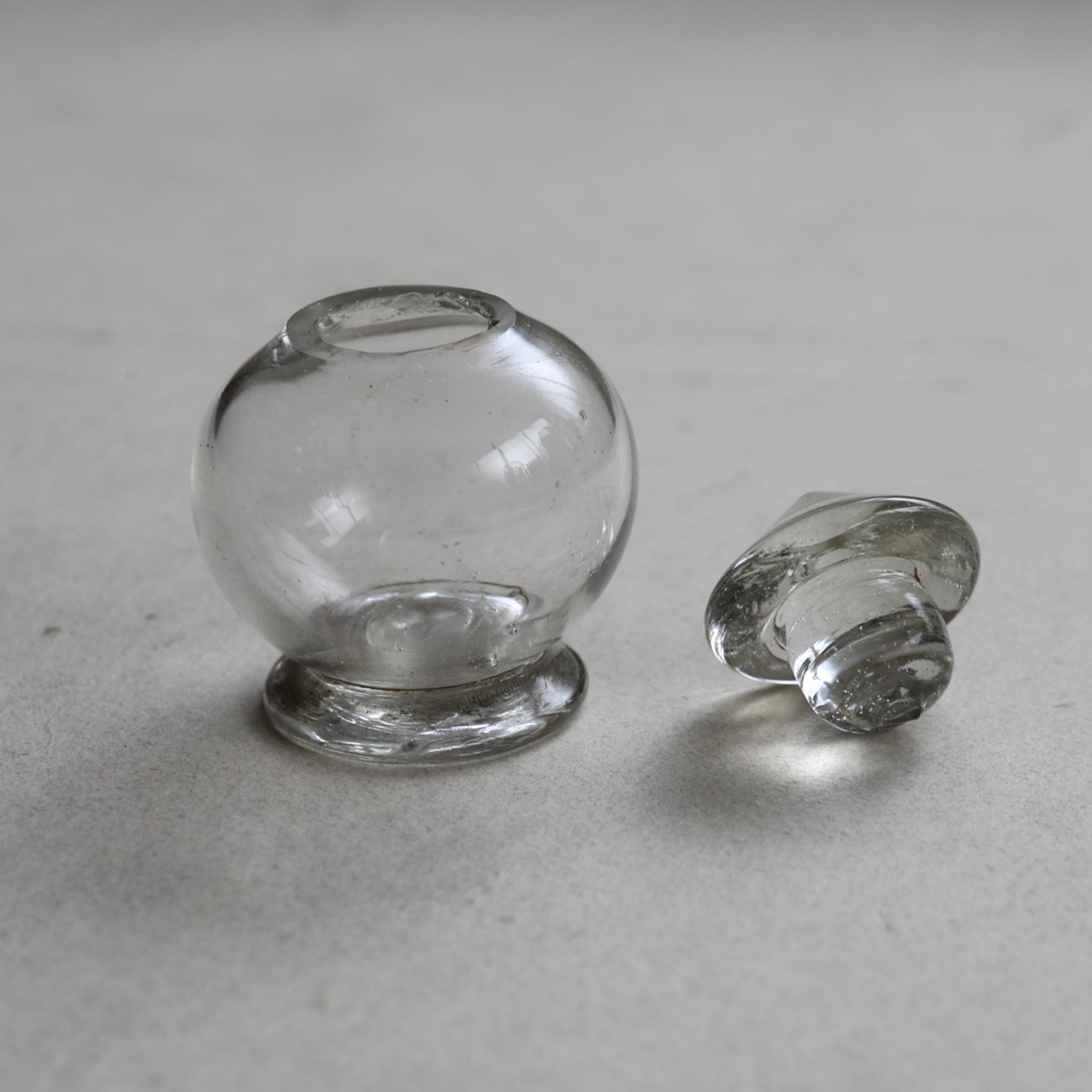 GLASS LIDDED VESSEL / TEA CADDY, Mitate(tea caddy)