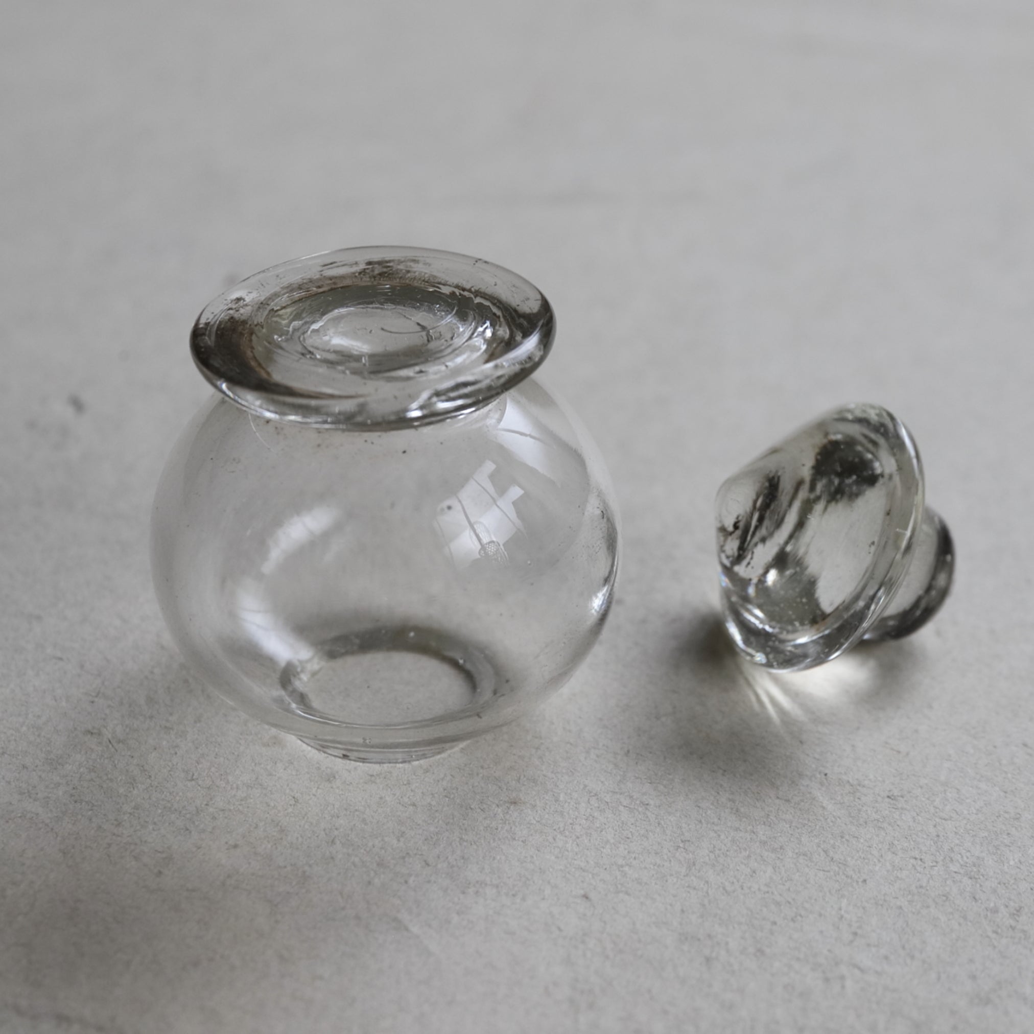 GLASS LIDDED VESSEL / TEA CADDY, Mitate(tea caddy)