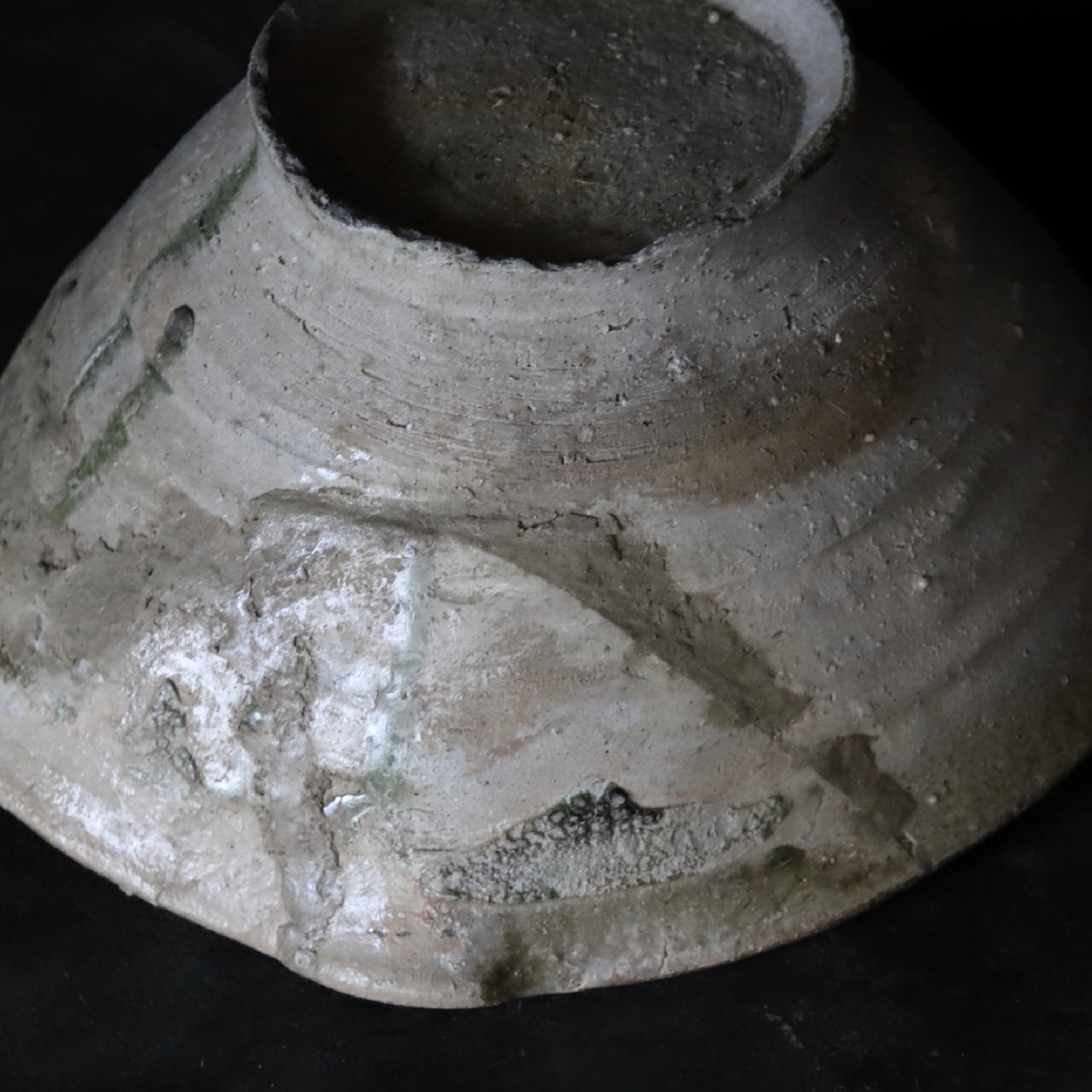 CUENCO CON PICO GRANDE, Ko-Tokoname, Período Heian–Kamakura(794–1333 d. C.)