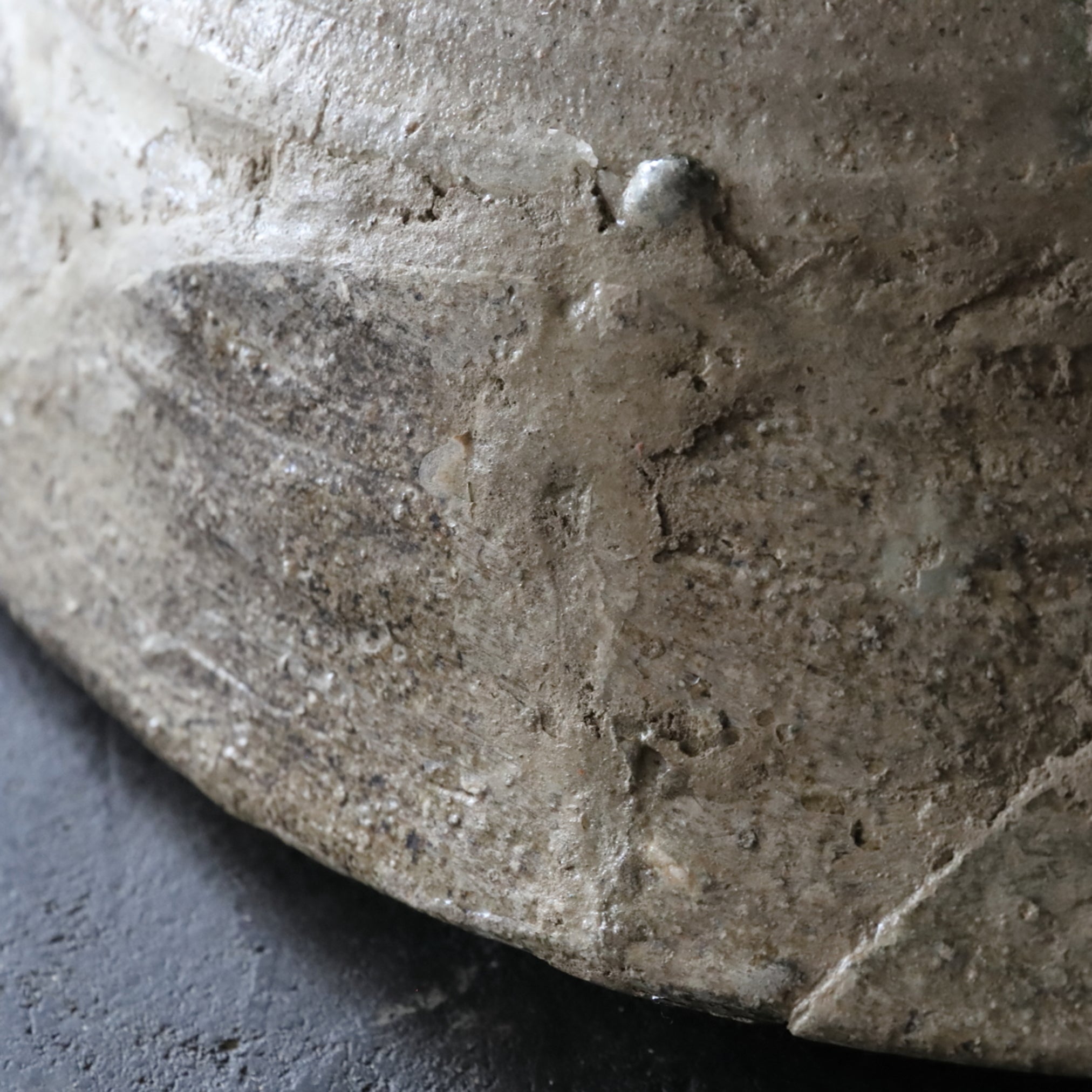 CUENCO CON PICO GRANDE, Ko-Tokoname, Período Heian–Kamakura(794–1333 d. C.)