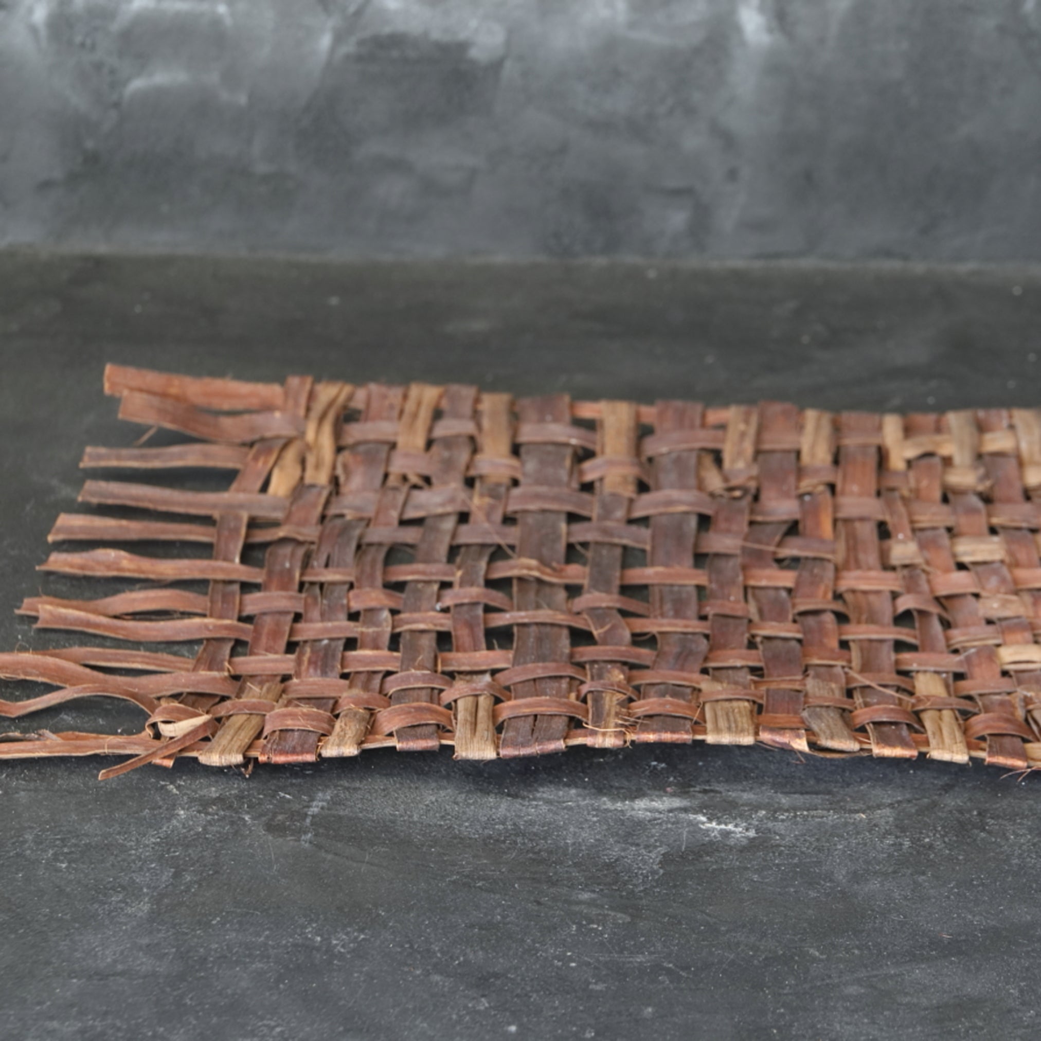 OLD WILD GRAPE WOVEN OBJECT / WALL HANGING