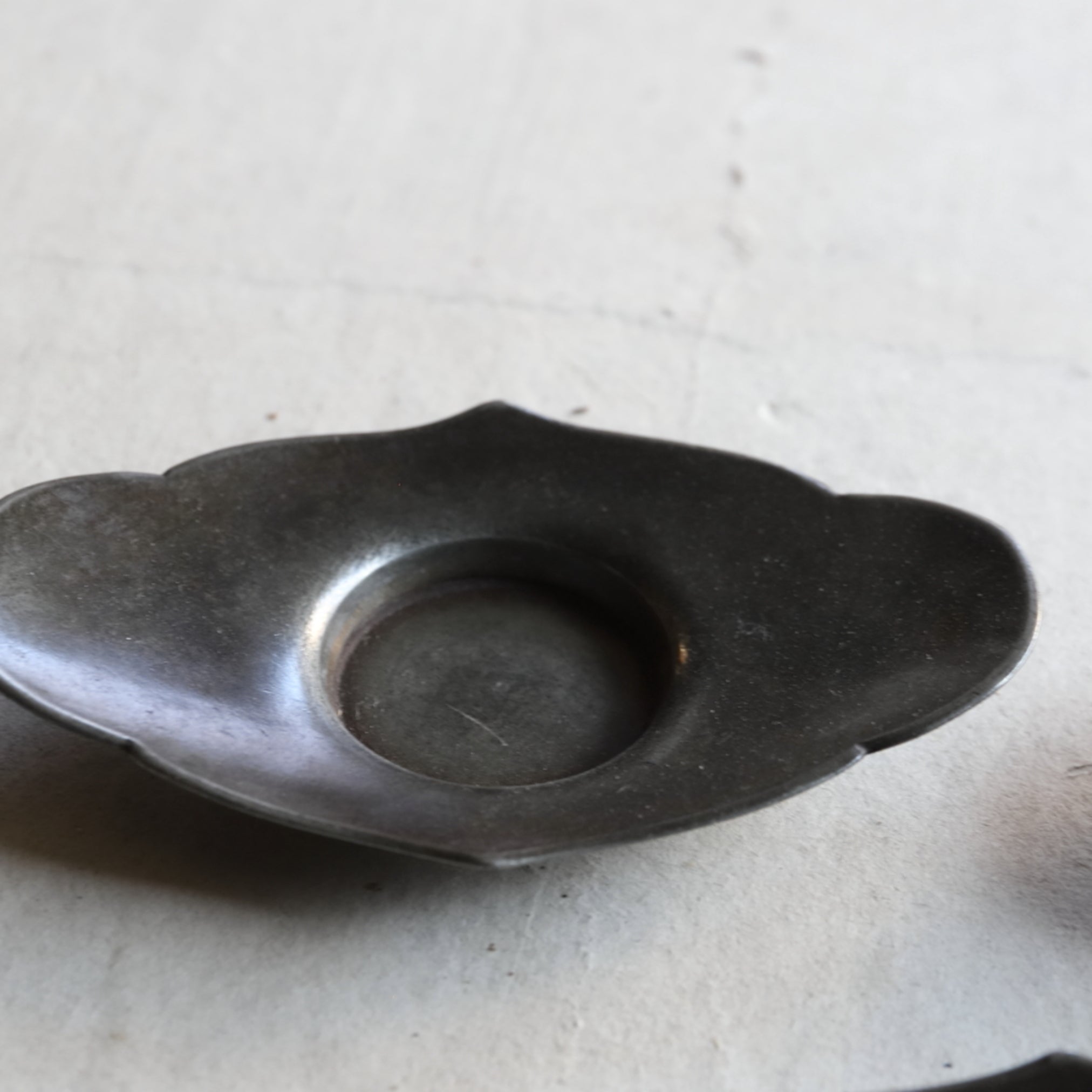 PLATILLO DE CUATRO LÓBULOS DE ESTAÑO VIEJO, Juego de 5, Dinastía Qing(1616–1911 d. C.)
