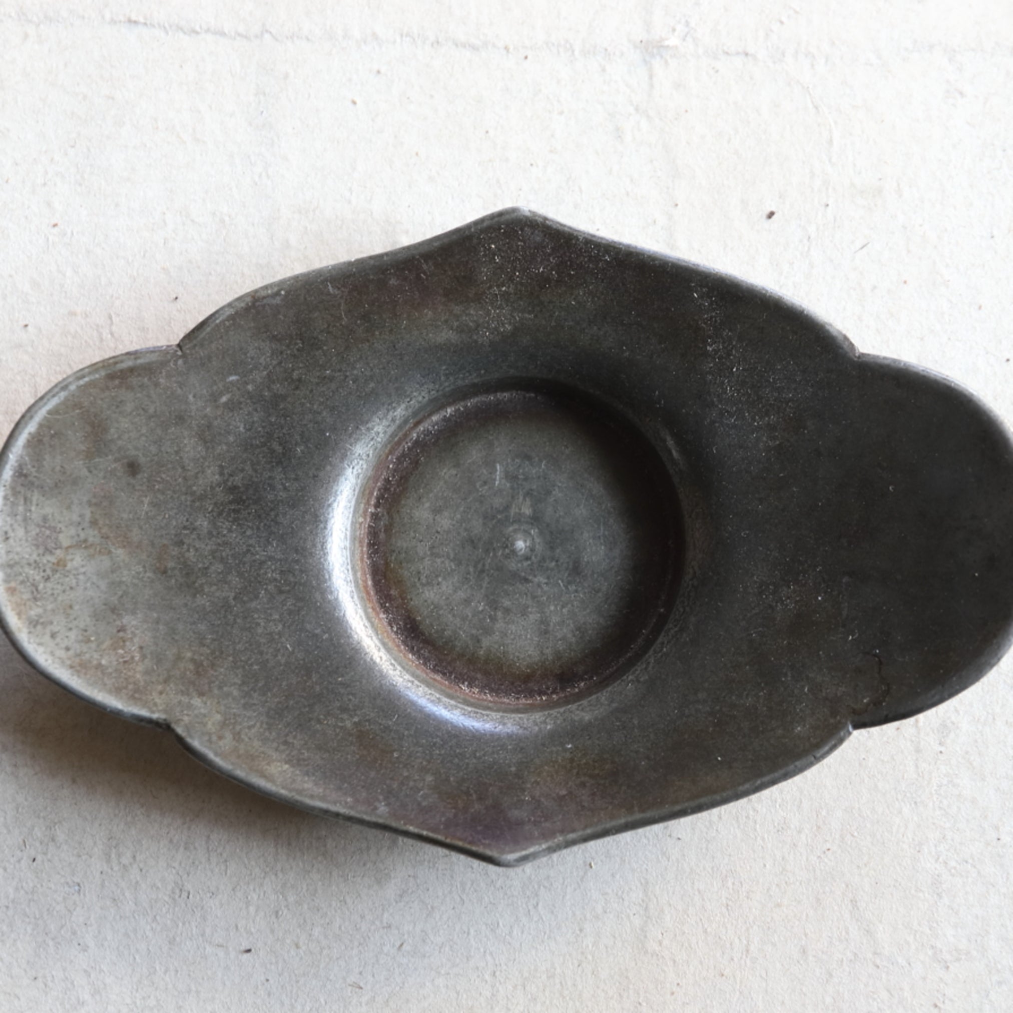 PLATILLO DE CUATRO LÓBULOS DE ESTAÑO VIEJO, Juego de 5, Dinastía Qing(1616–1911 d. C.)