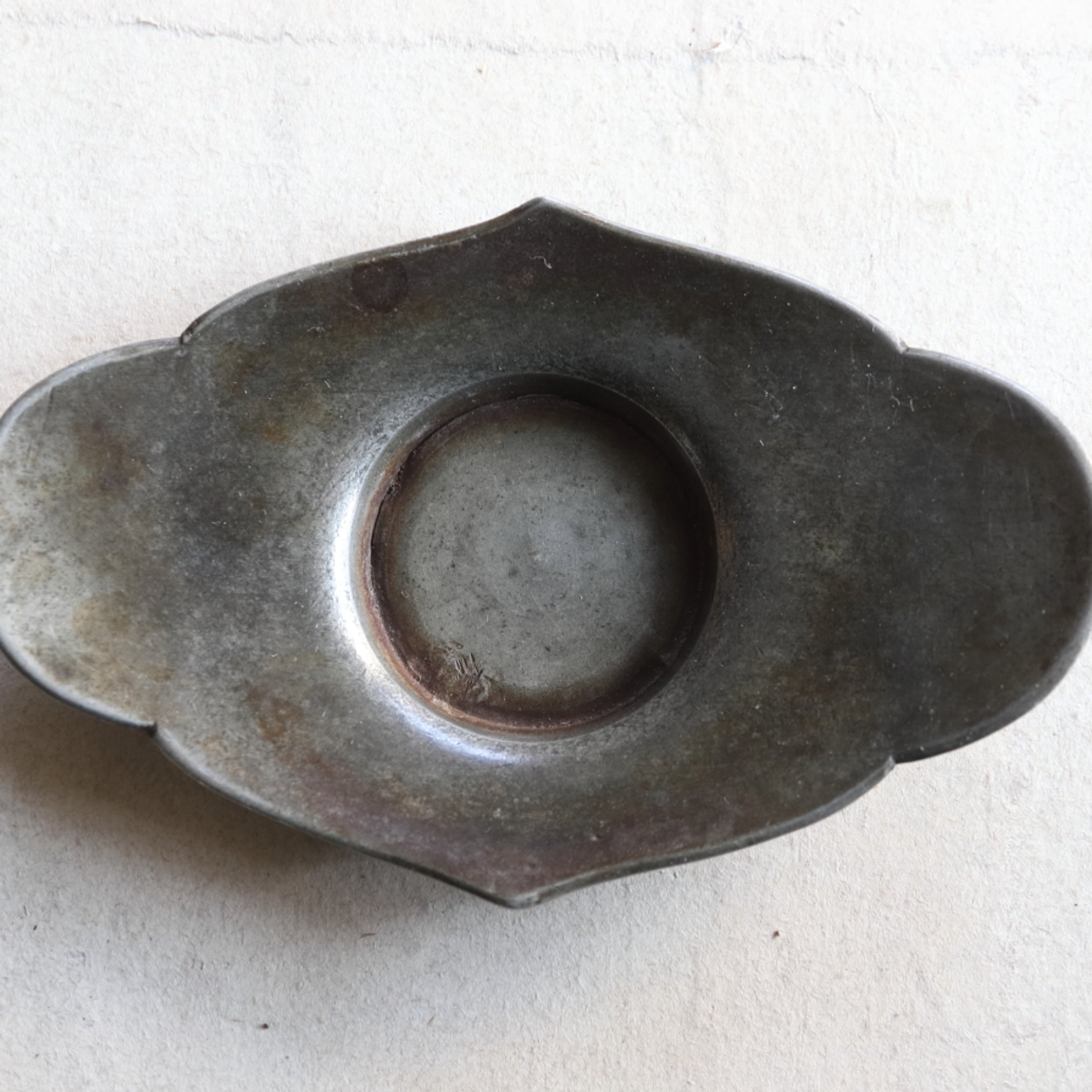 PLATILLO DE CUATRO LÓBULOS DE ESTAÑO VIEJO, Juego de 5, Dinastía Qing(1616–1911 d. C.)