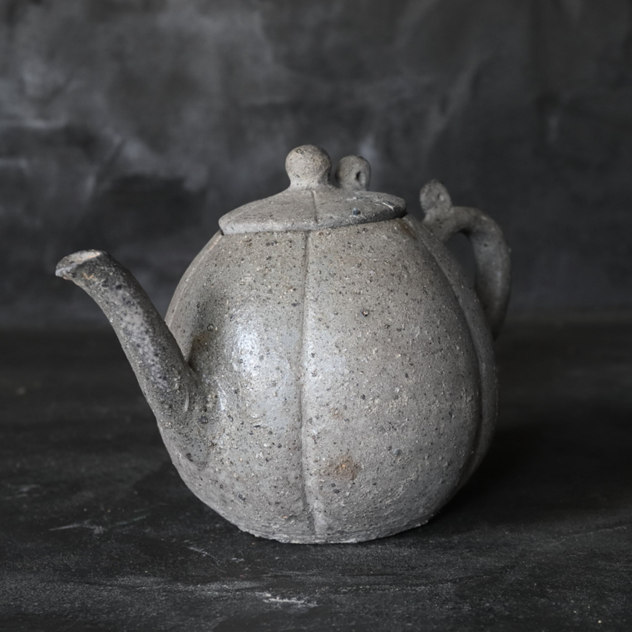 新羅土器 瓜形水注 発掘品(668–900 CE)