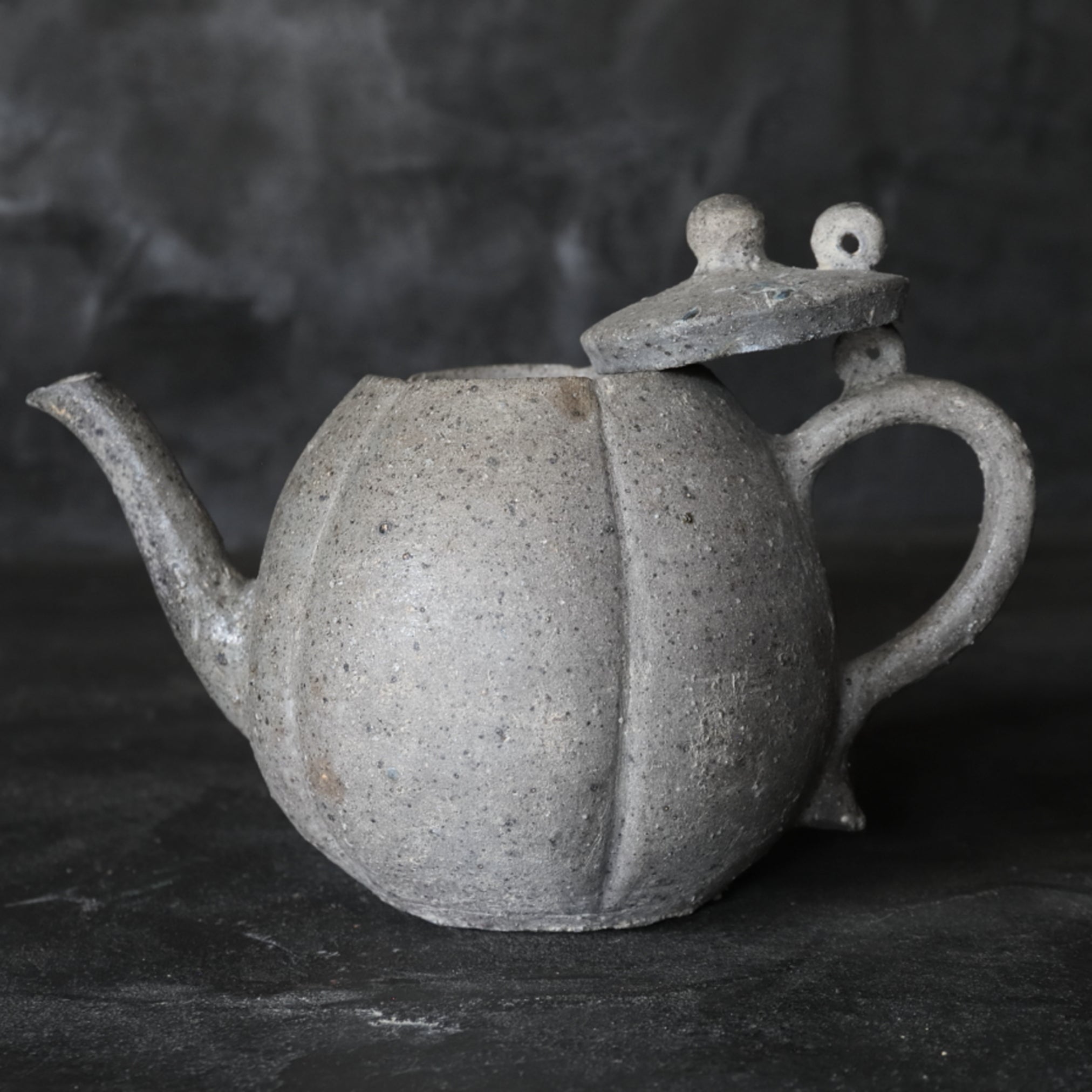 新羅土器 瓜形水注 発掘品(668–900 CE)