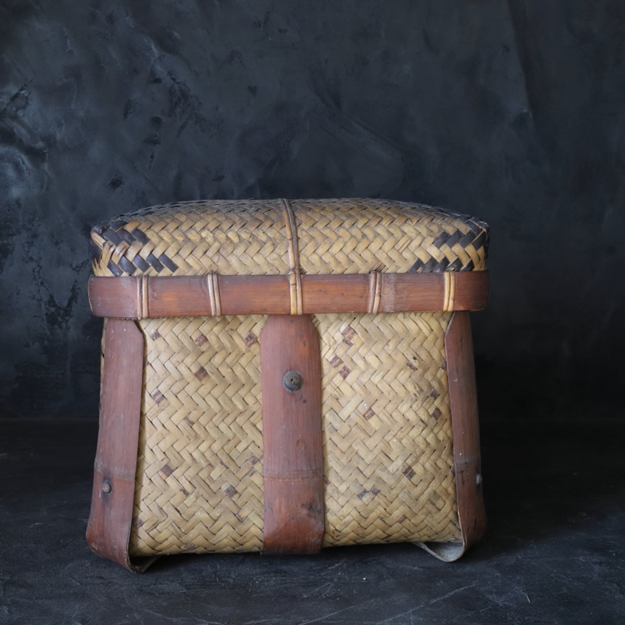 LARGE KUDZU BASKET / TEA BOX, Edo–Meiji Period(1603–1912CE)