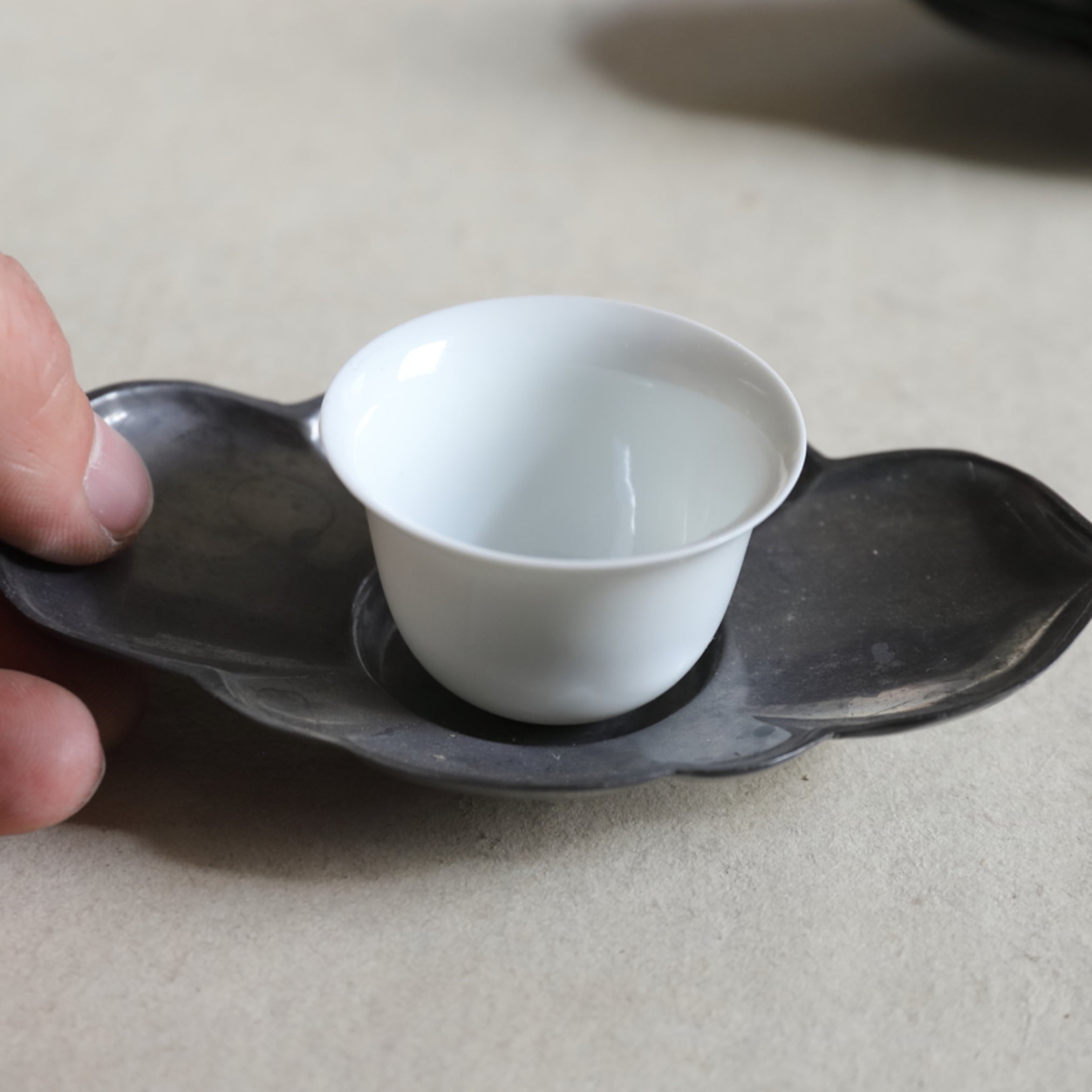 PLATILLO DE FLOR LOBULADA DE ESTAÑO VIEJO, Juego de 5, Dinastía Qing(1616–1911 d. C.)