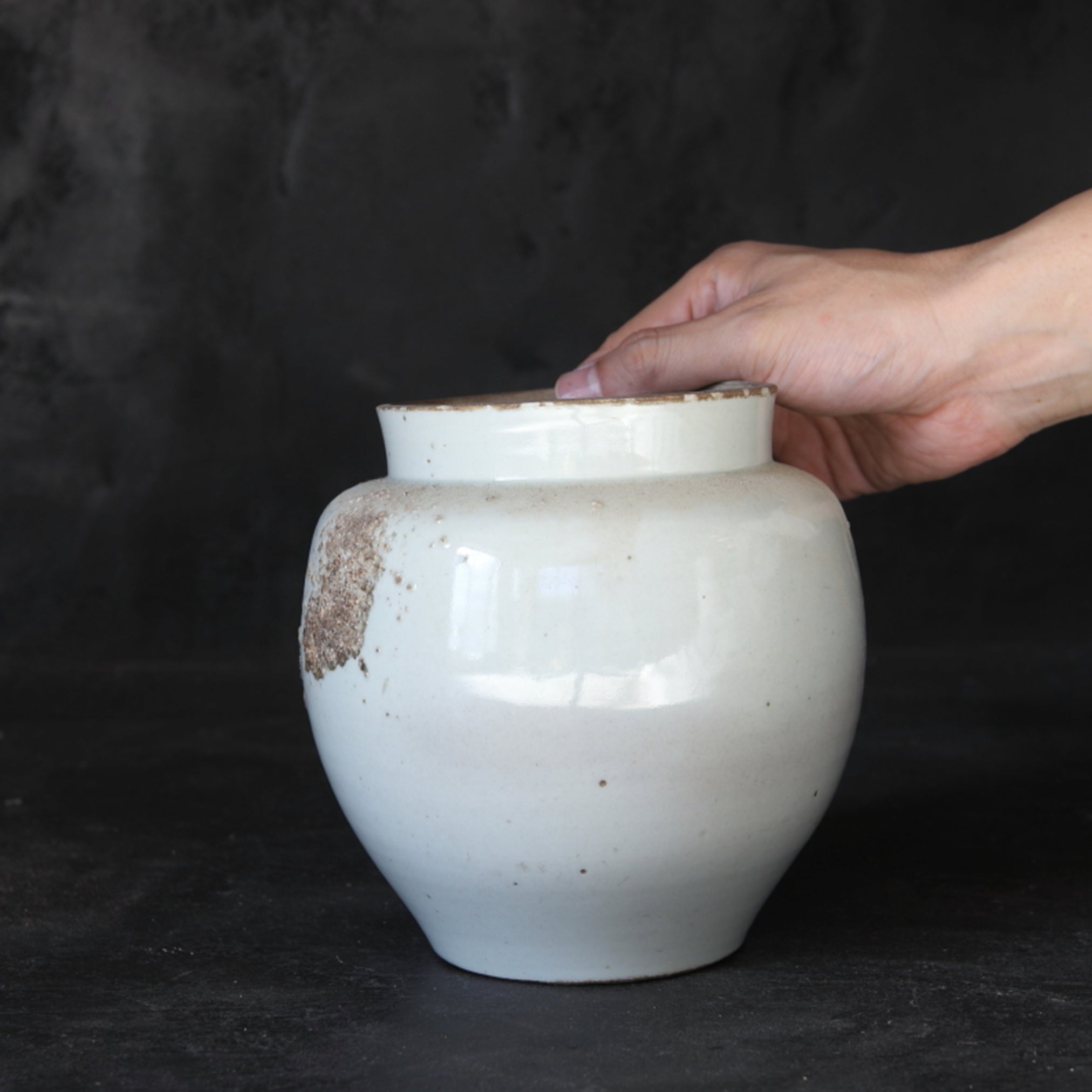 JAR, Ko-Imari, white porcelain, Edo Period(1603–1867CE)