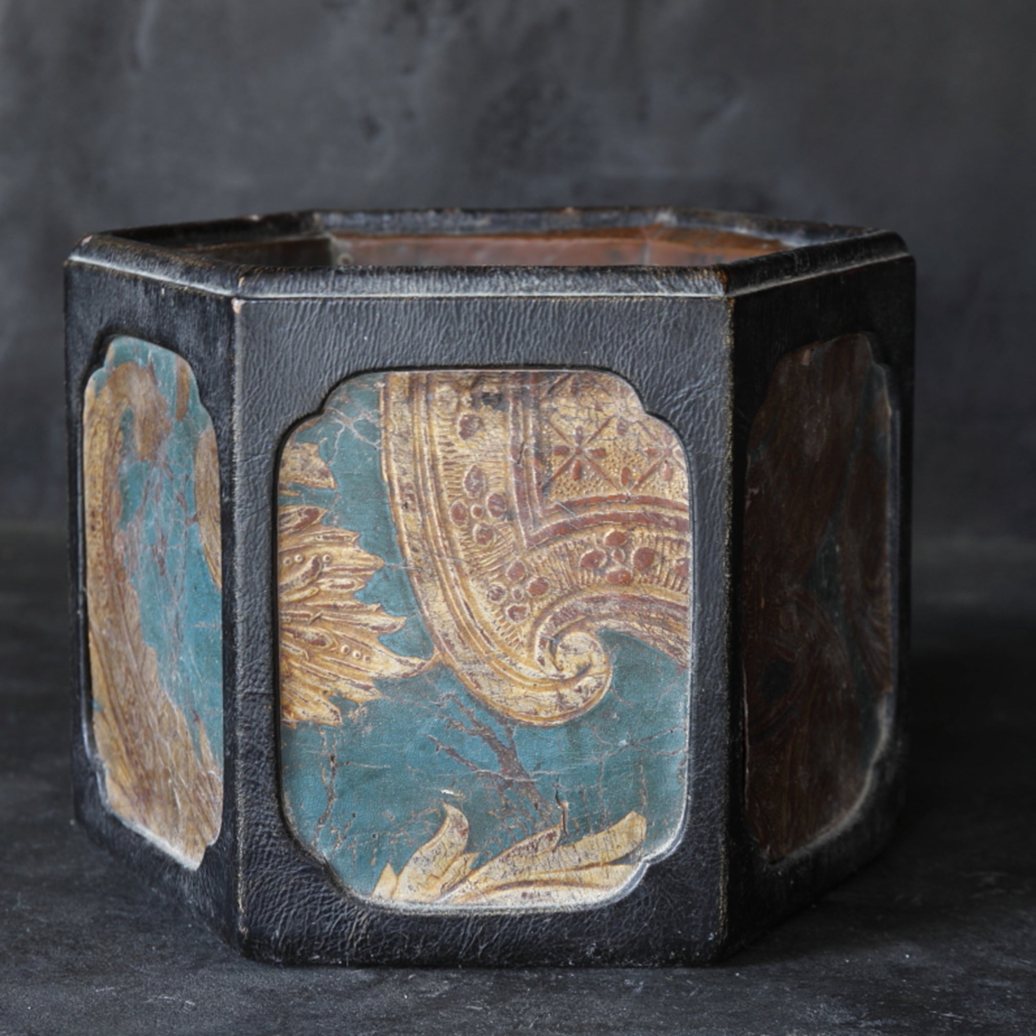 HEXAGONAL KINKARAKAWA CHARCOAL BRAZIER