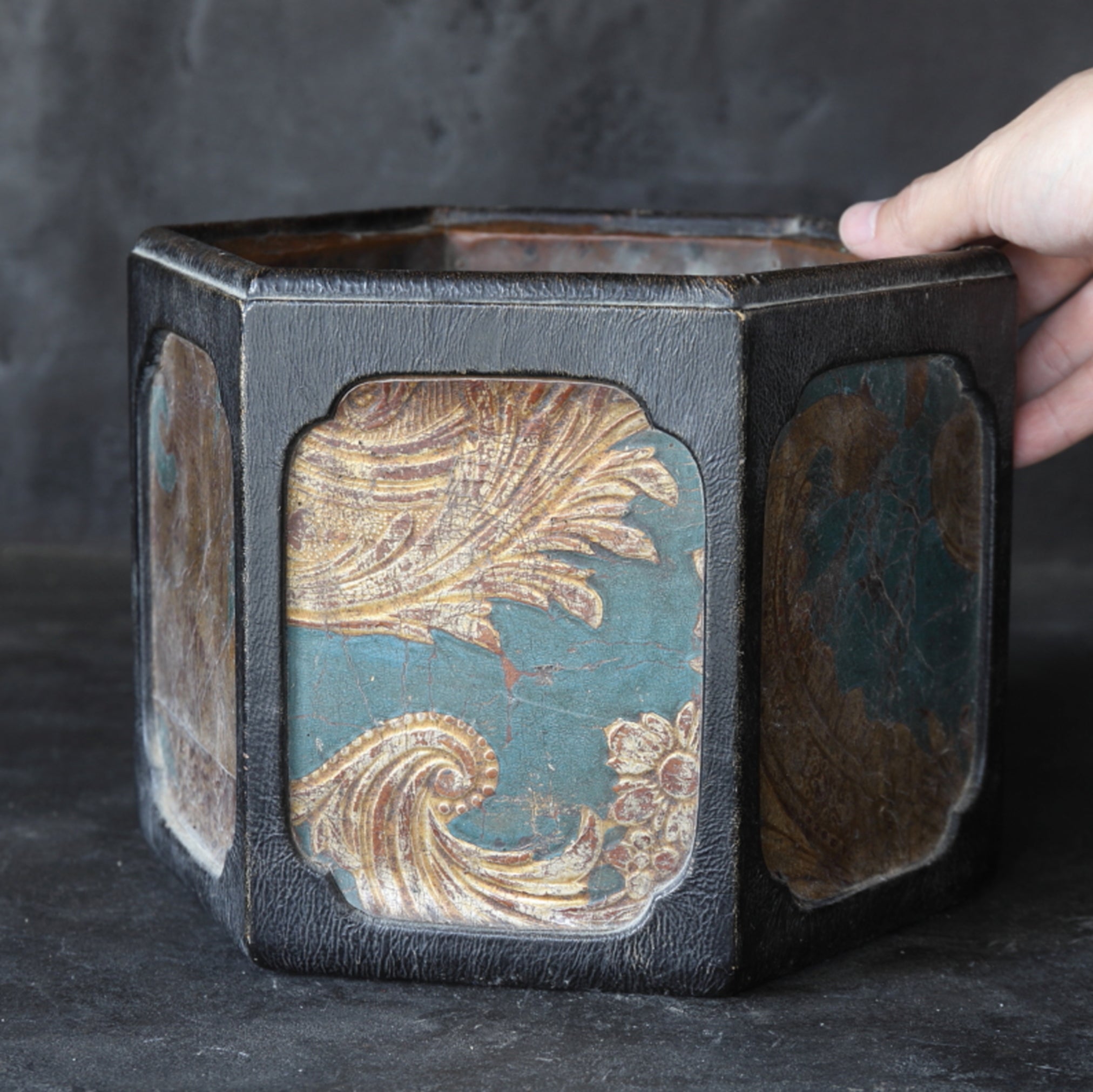 HEXAGONAL KINKARAKAWA CHARCOAL BRAZIER