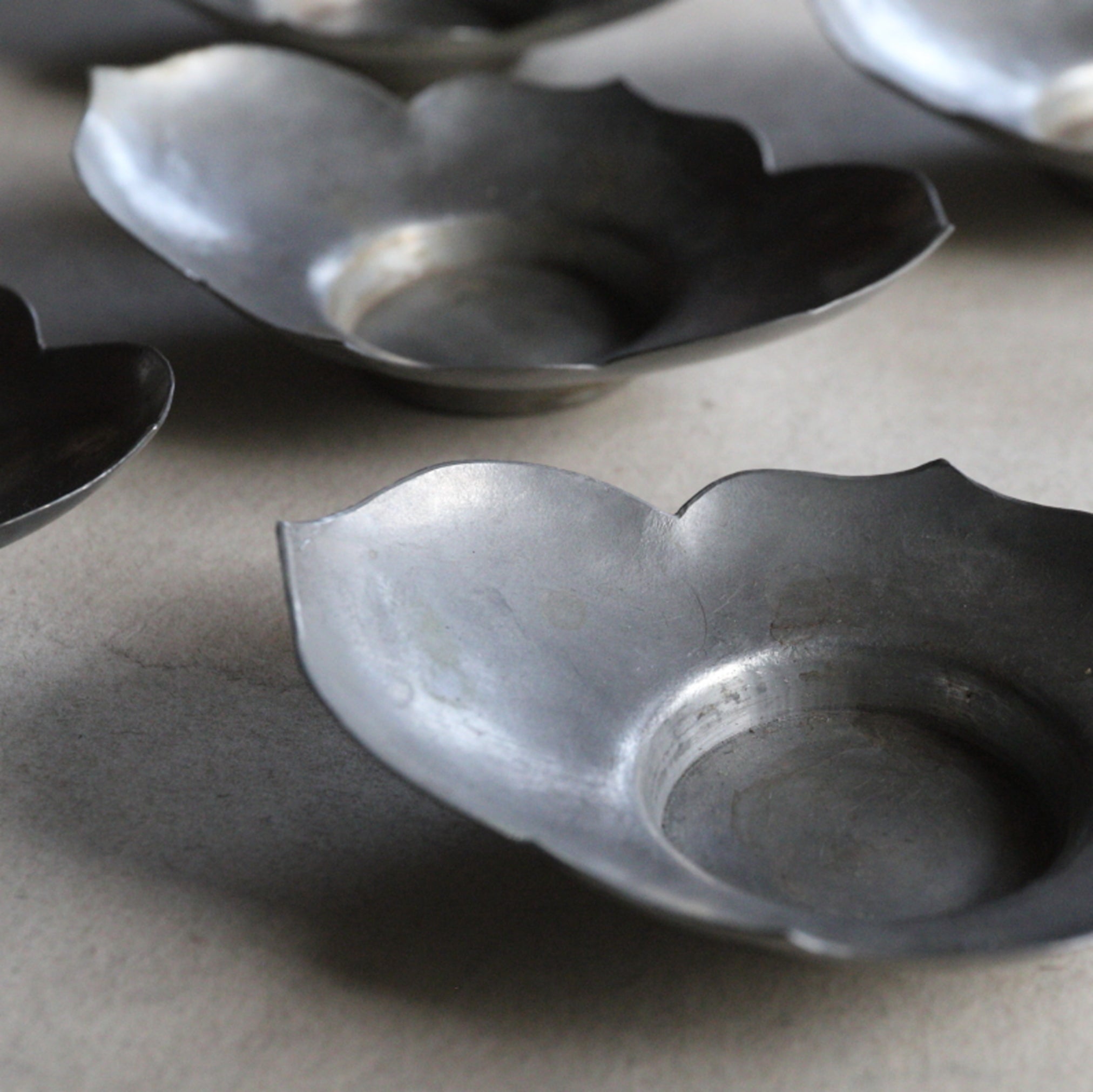 OLD LOBED-FLOWER-SHAPED TIN TEA SAUCER, Set of 5, Qing Dynasty(1616–1911CE)