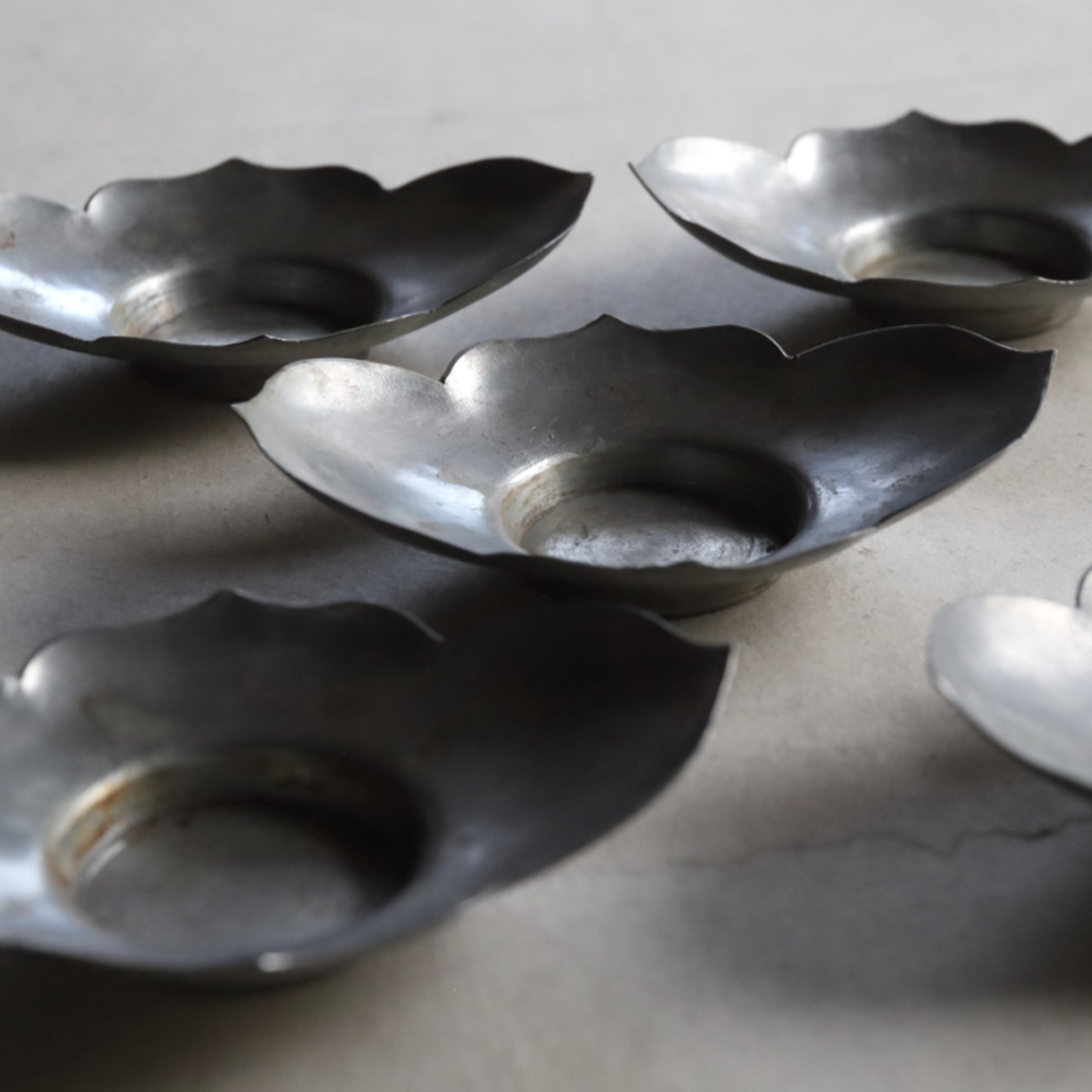 OLD LOBED-FLOWER-SHAPED TIN TEA SAUCER, Set of 5, Qing Dynasty(1616–1911CE)