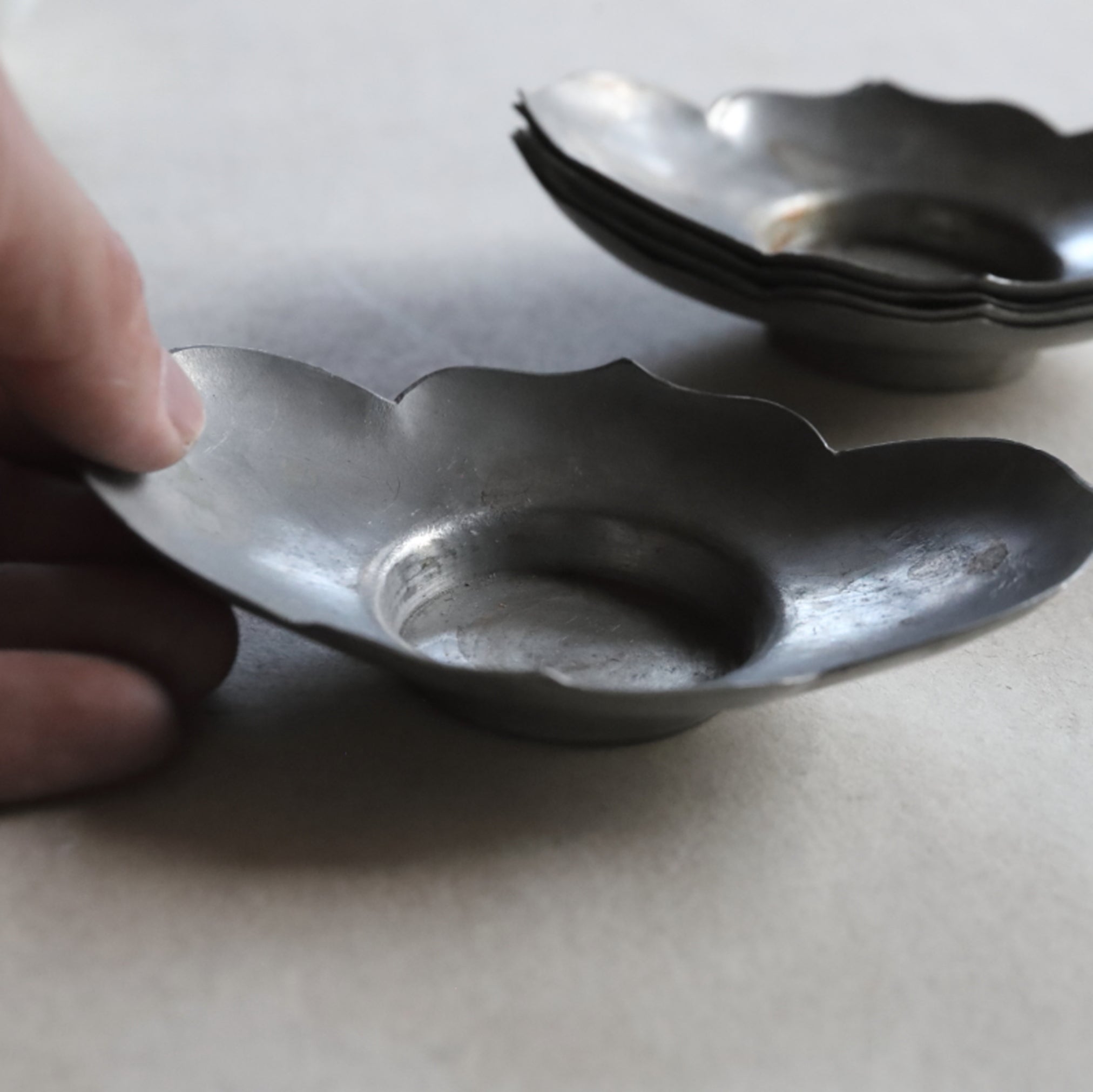 OLD LOBED-FLOWER-SHAPED TIN TEA SAUCER, Set of 5, Qing Dynasty(1616–1911CE)