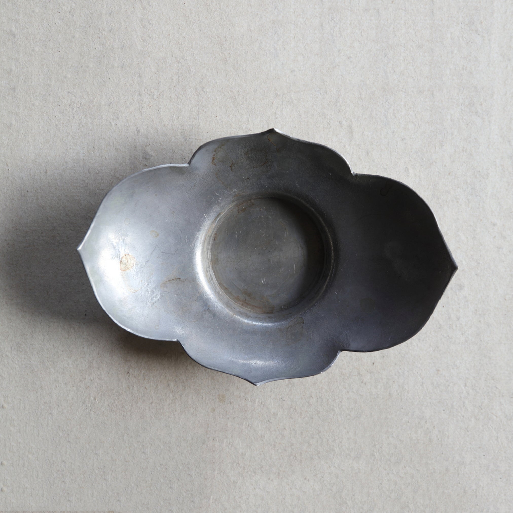 OLD LOBED-FLOWER-SHAPED TIN TEA SAUCER, Set of 5, Qing Dynasty(1616–1911CE)